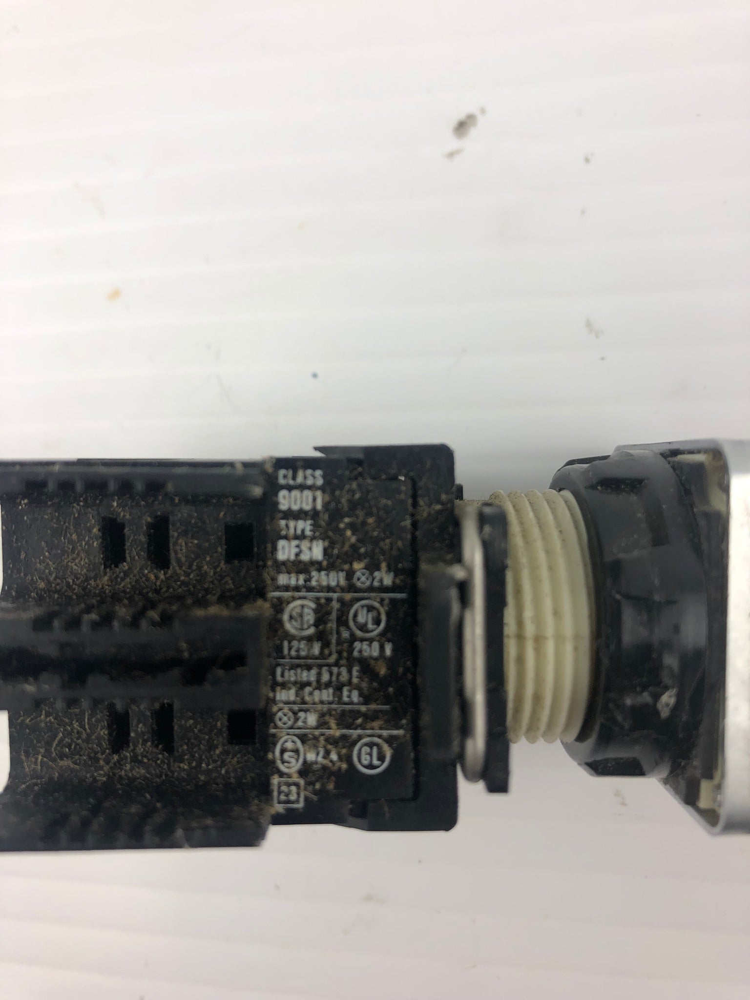 Square D 9011 DFSN Push Button Switch Yellow