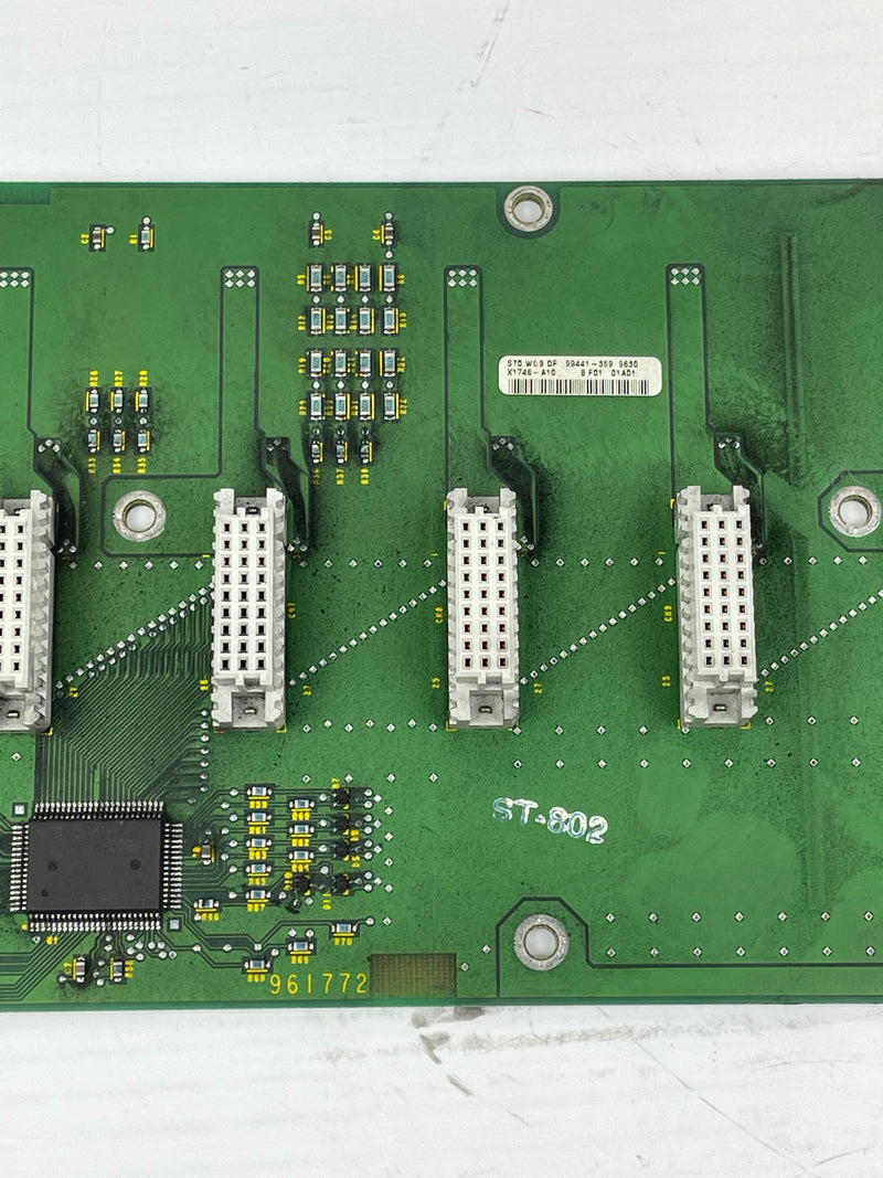 Allen-Bradley PLC Chassis Rack Circuit Board 961772 X1746-A10