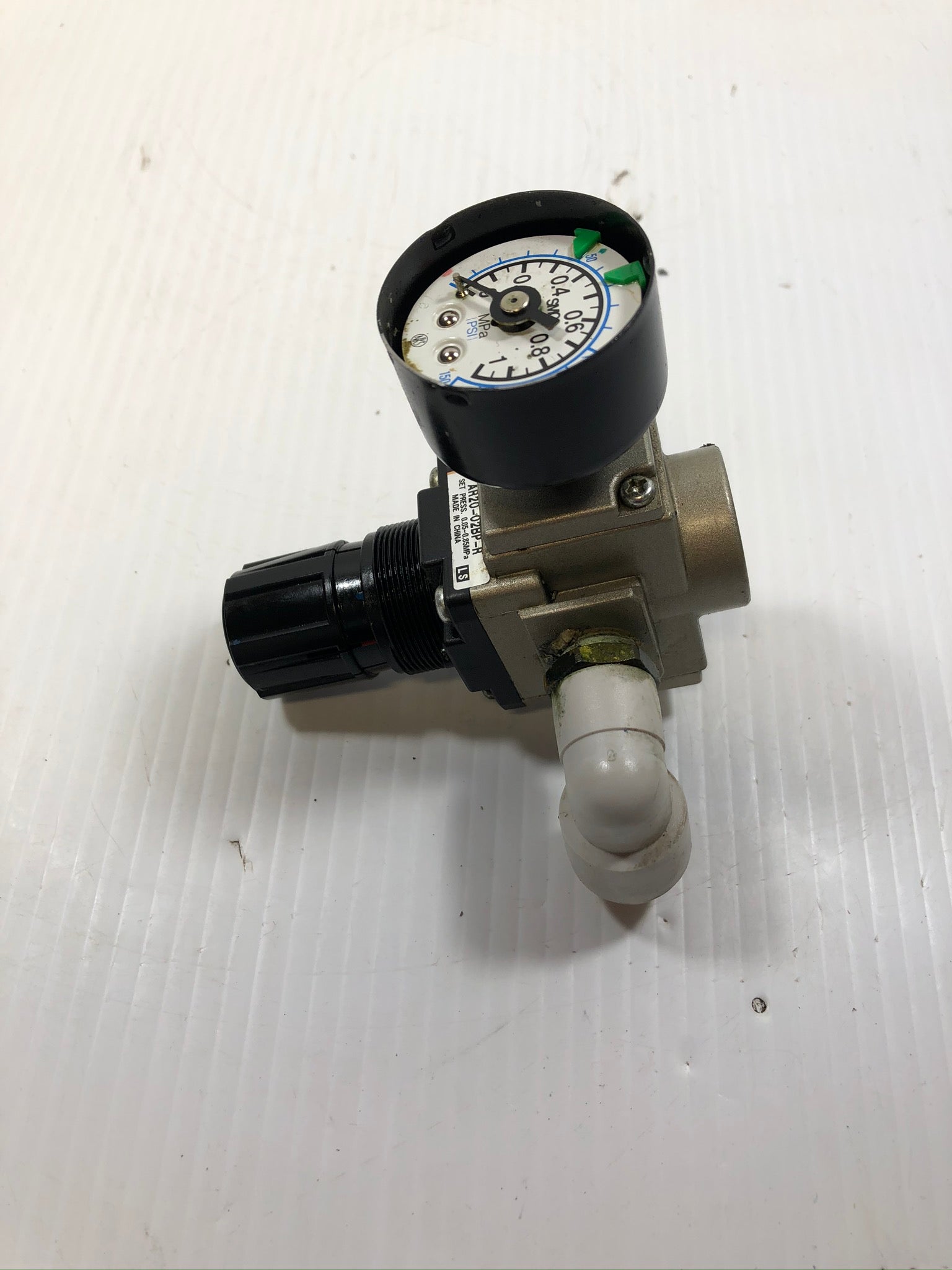 SMC Pneumatic Pressure Regulator AR20-02BP-R