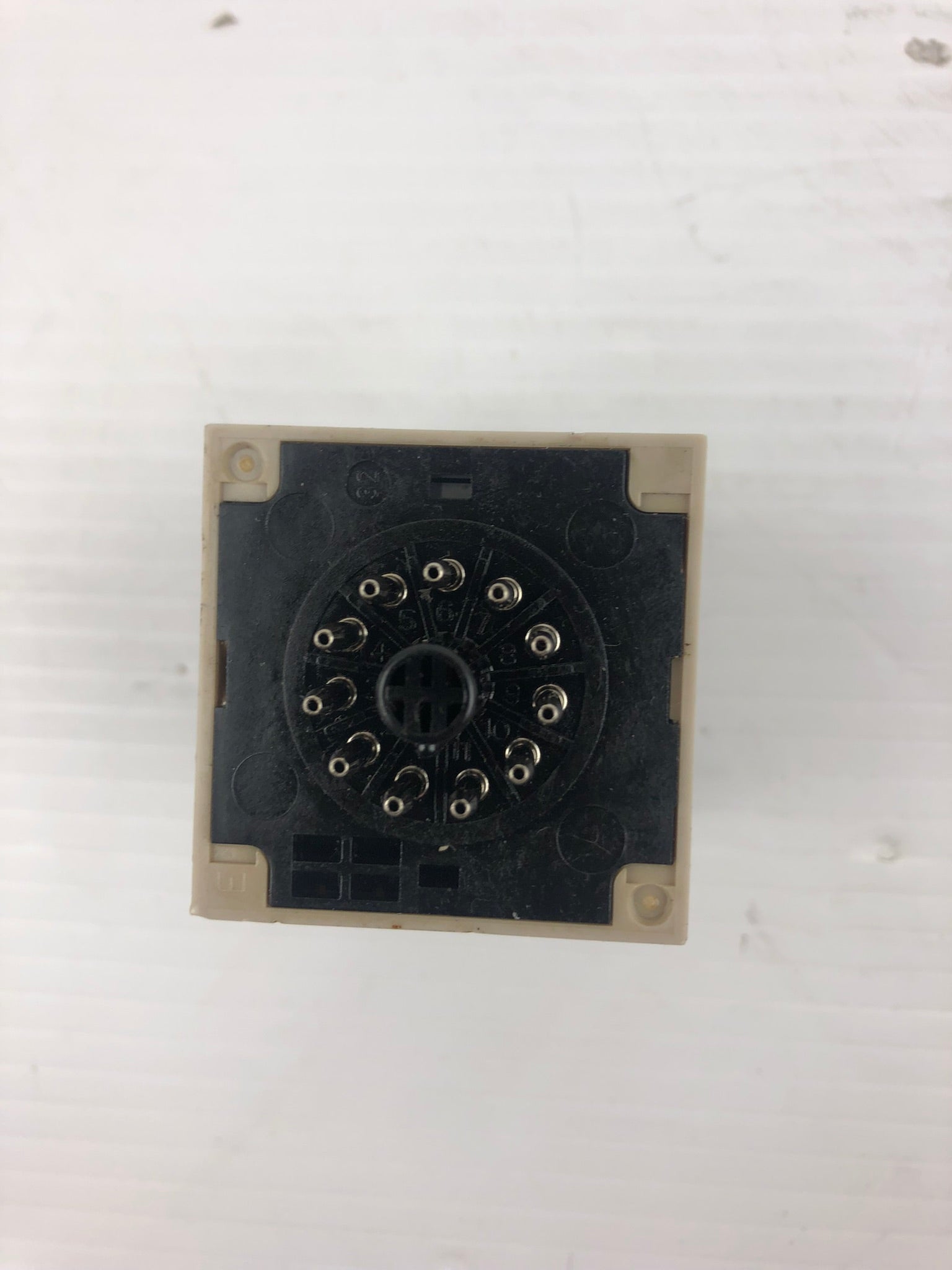 OMRON H3CR-A Timer Switch Type 100 to 240 VAC 50/60Hz 0-1.2 Sec