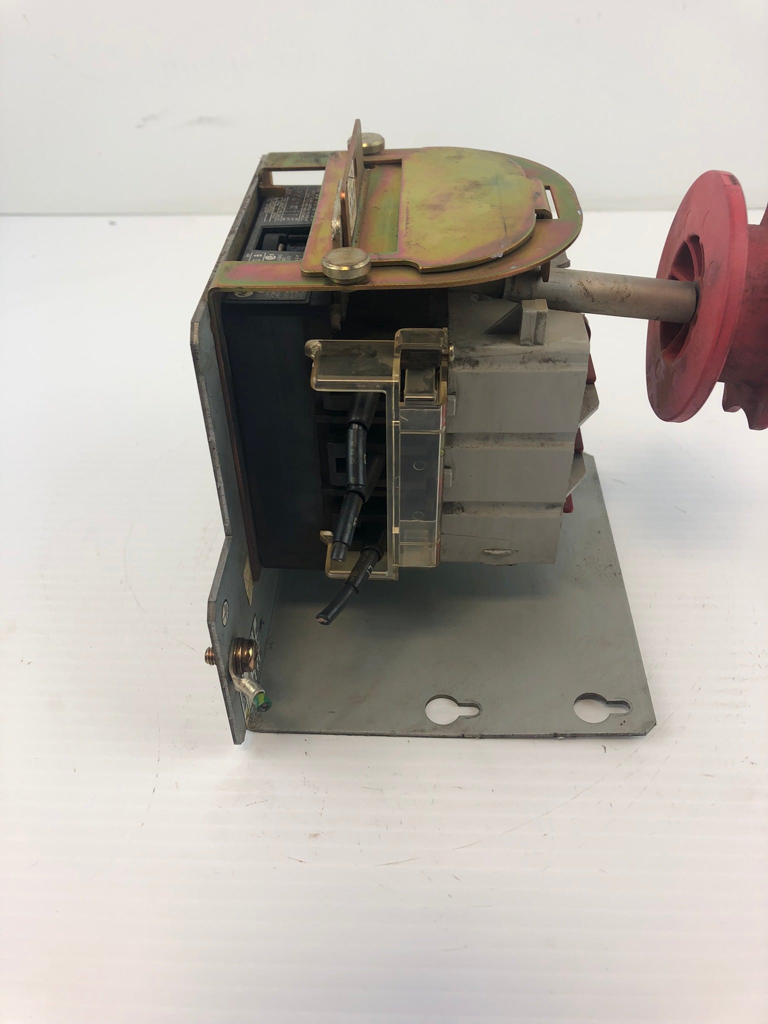 Allen-Bradley 194RF-NC030* Ser A Fused Disconnect Switch Mounted 3 Pole