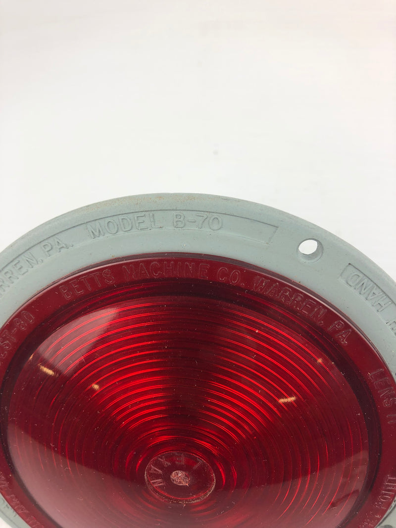 Betts Machine Co. B-70 SAE IP2ST-80 Snap Seal Lamp Red with Hardware