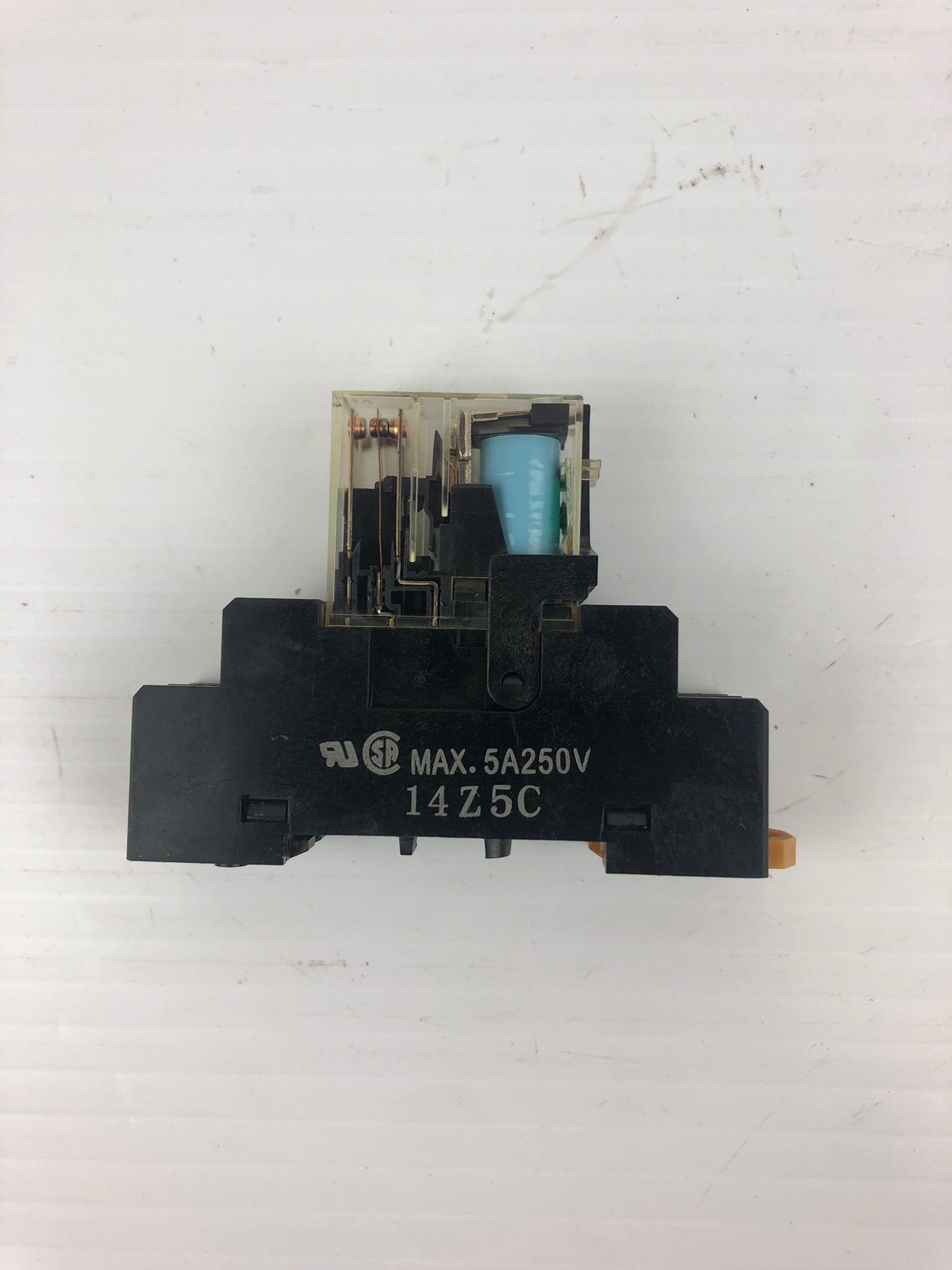 Omron Relay G2R-2-SND with Base 14Z5C 5A 250V