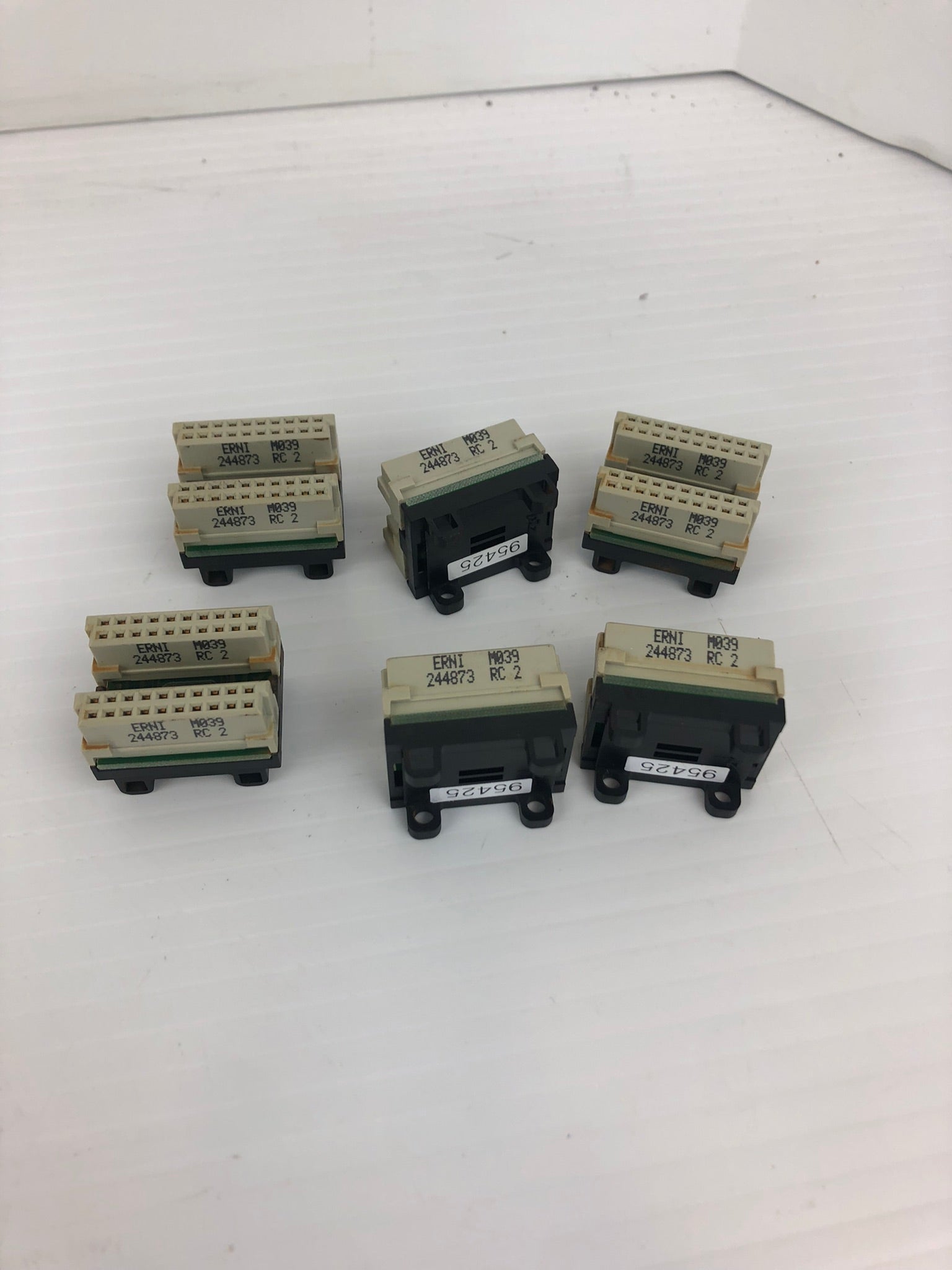 Pilz 95425 ERNI RC 2 Safety Relay Rack Extension Module Connector (Lot of 6)