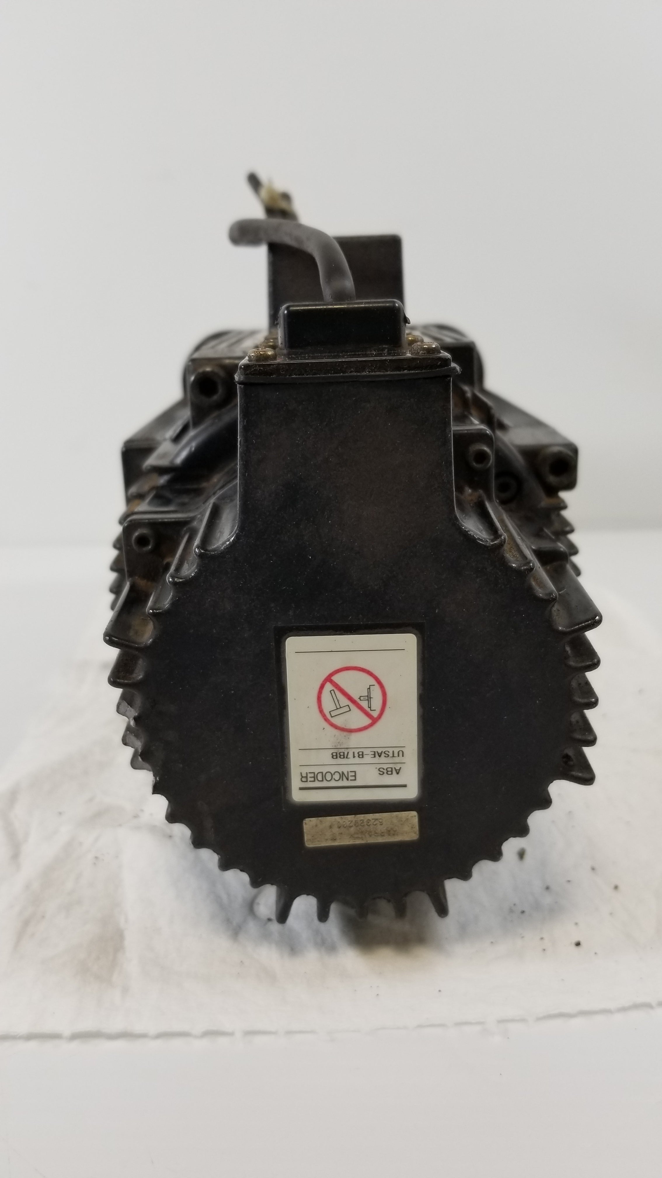 Yaskawa Electric SGMGH-13A2A-YR13 AC Servo Motor 1300W 1500r/min