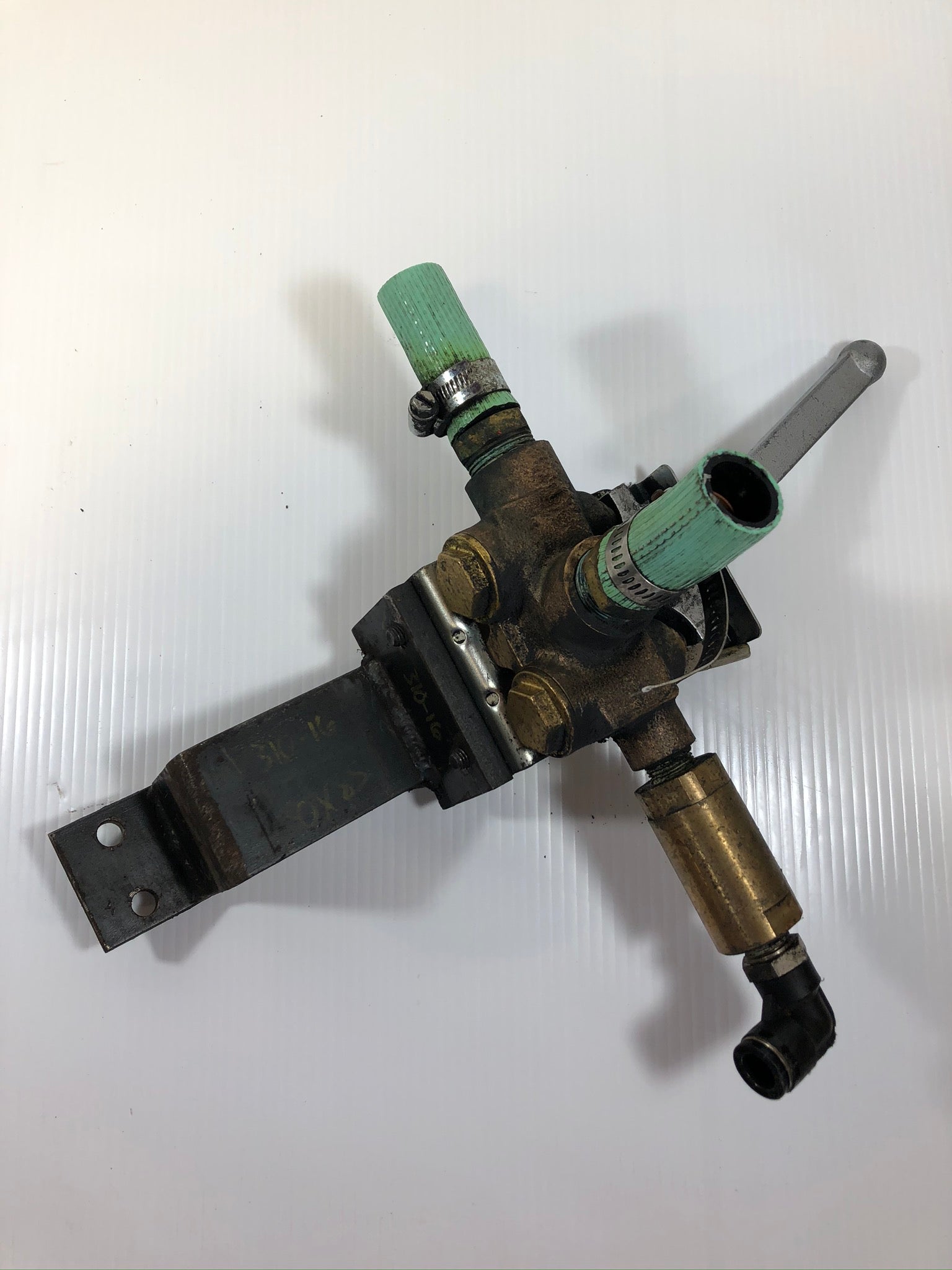 SMC 3-Way Valve IN-24-8-BC-R with XT14-145-W Check Valve