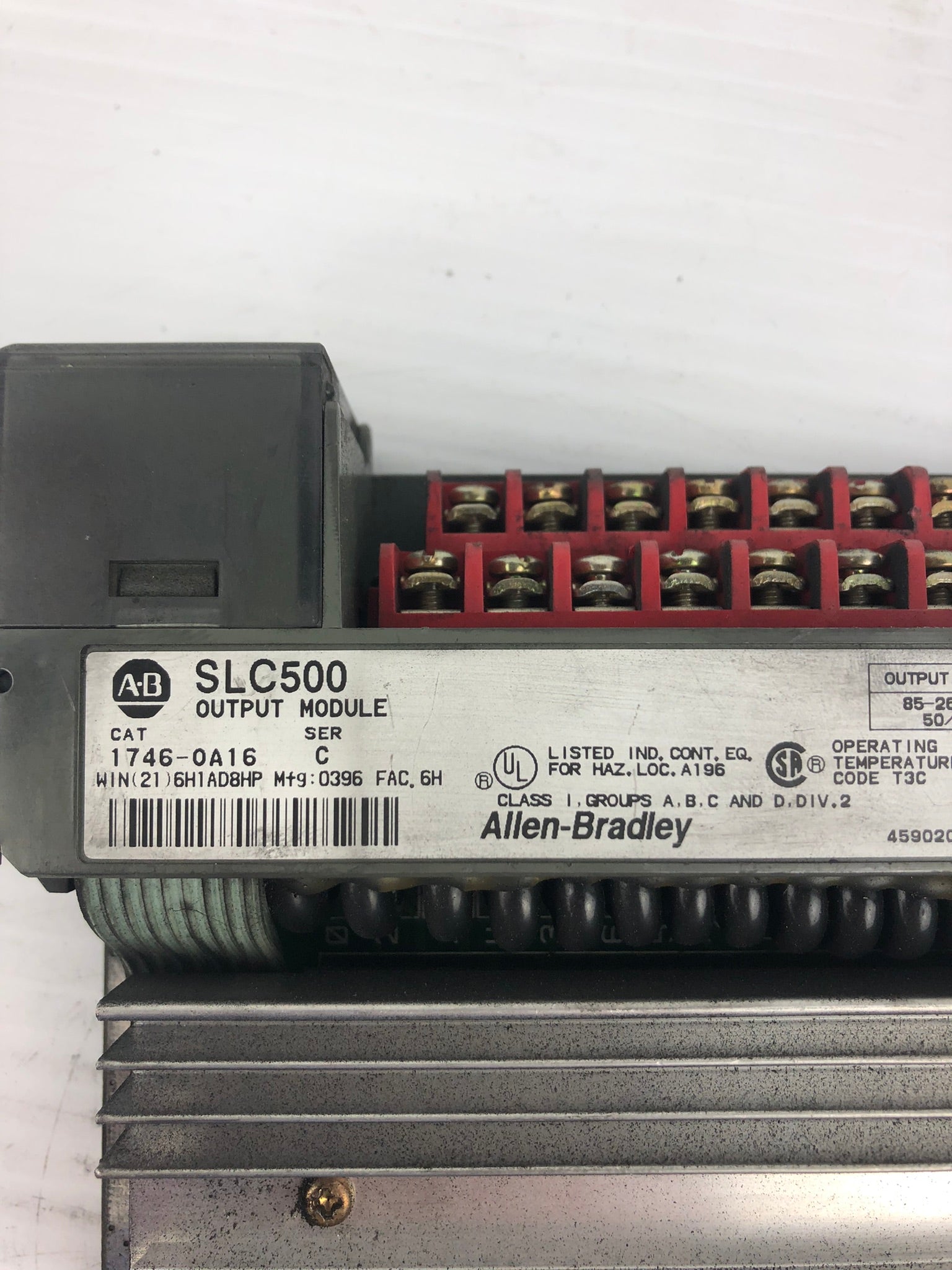 Allen-Bradley 1746-0A16 Output Module Series C SLC 500 - Without Door