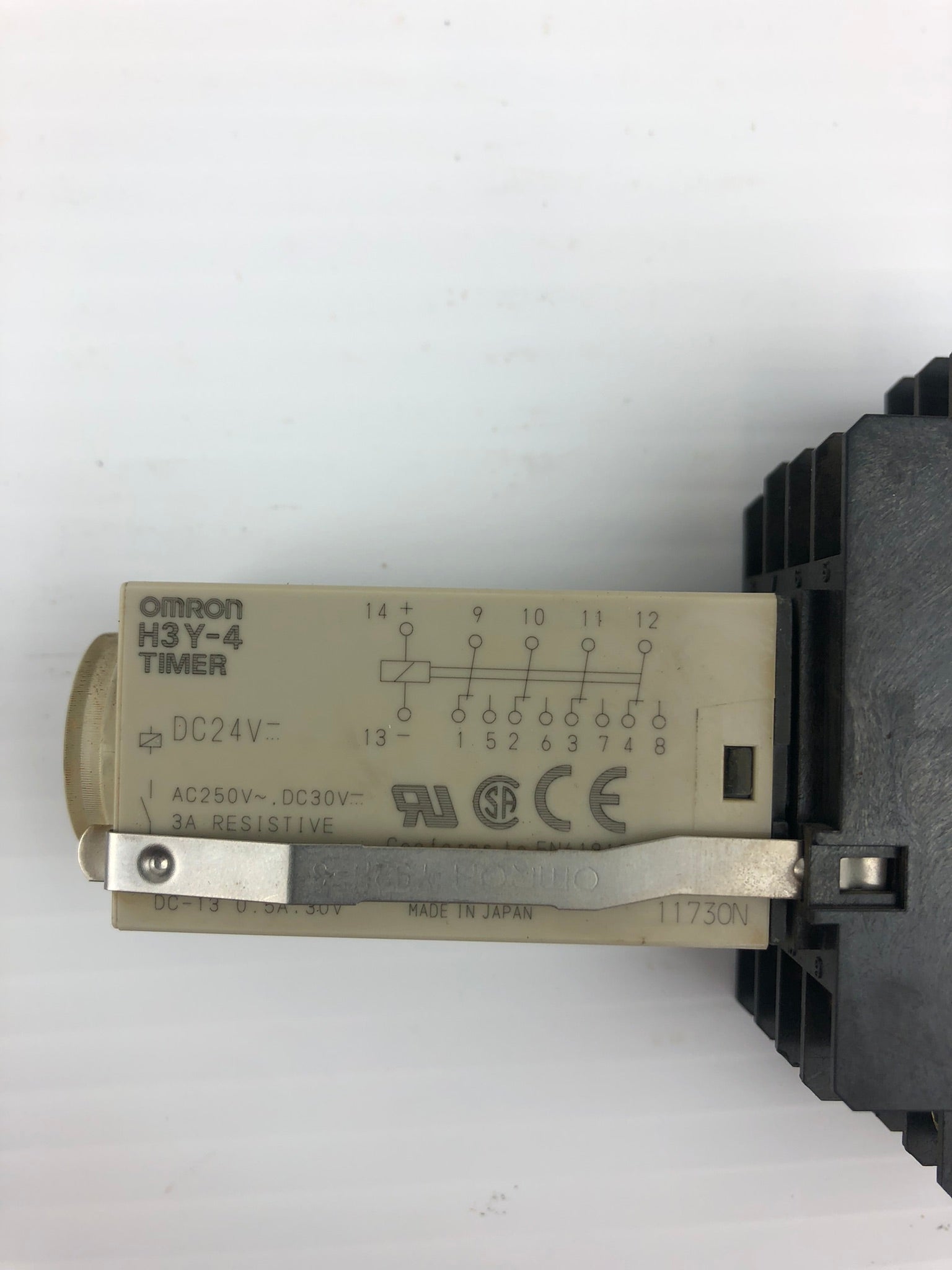 Omron H3Y-4 Timer DC24V With Base 2343YA