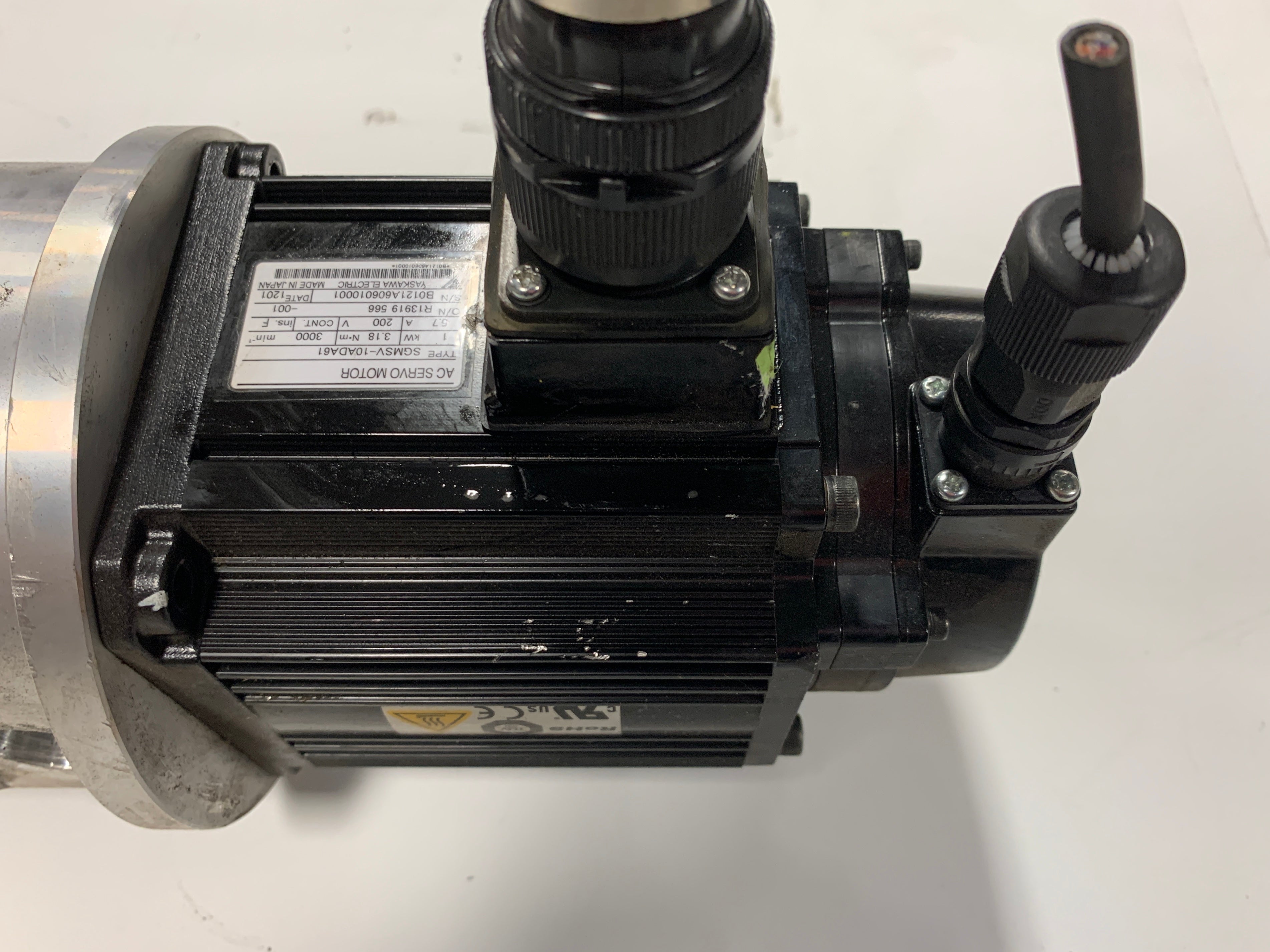 Yaskawa SGMSV-10ADA61 Servo Motor