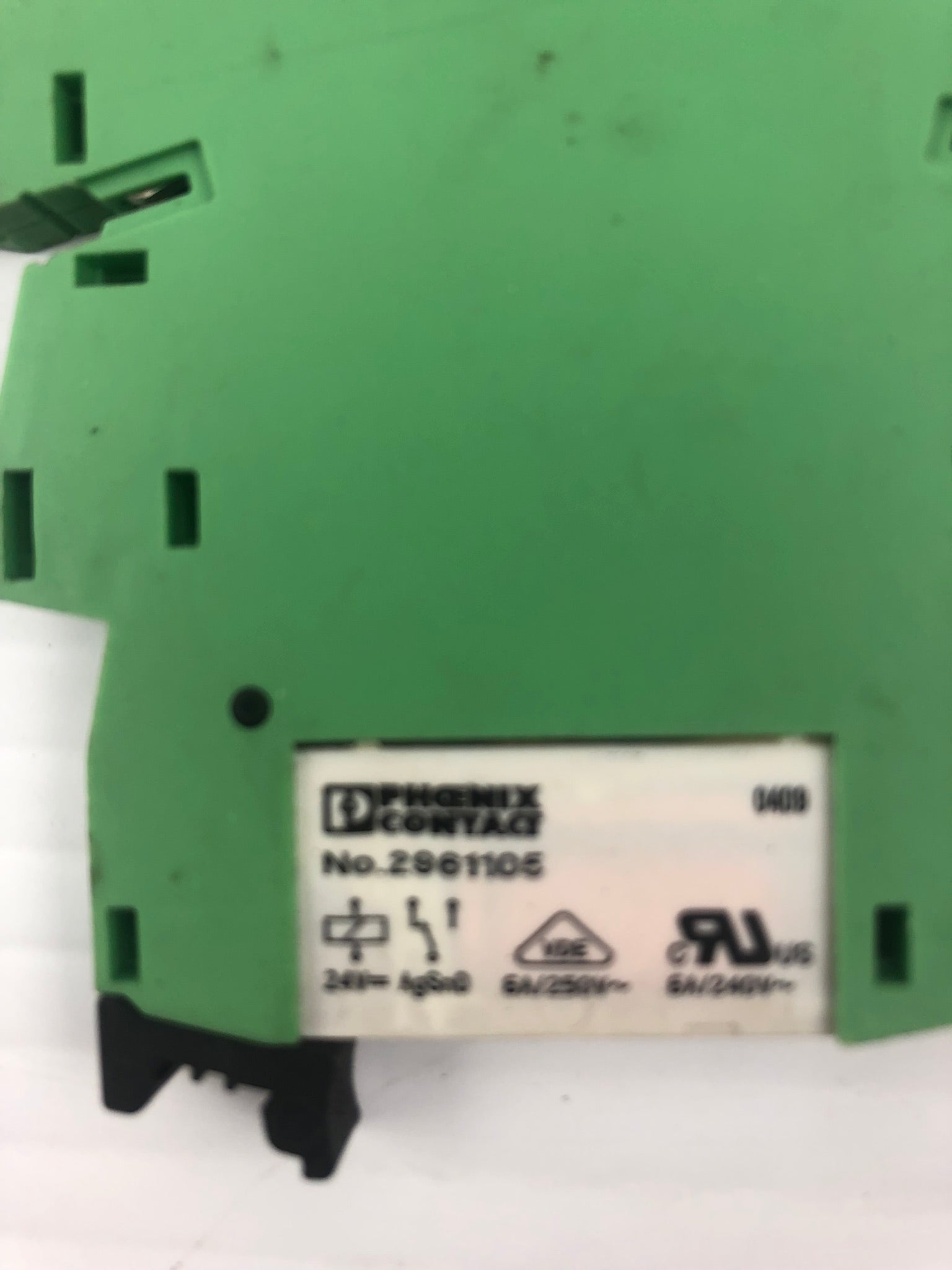 Phoenix Contact PLC-BSC-24UC/21 Relay Base with 2961105 Green and Yellow