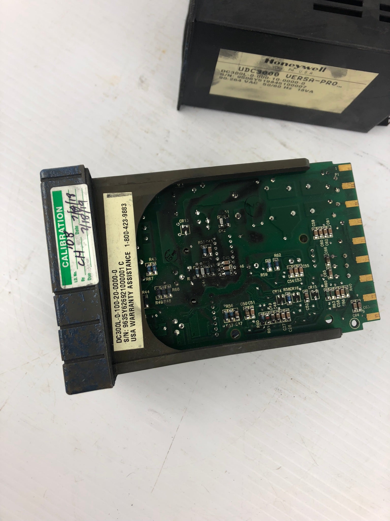 Honeywell DC300L-0-100-20-0000-0 Controller UDC3000 Versa Pro