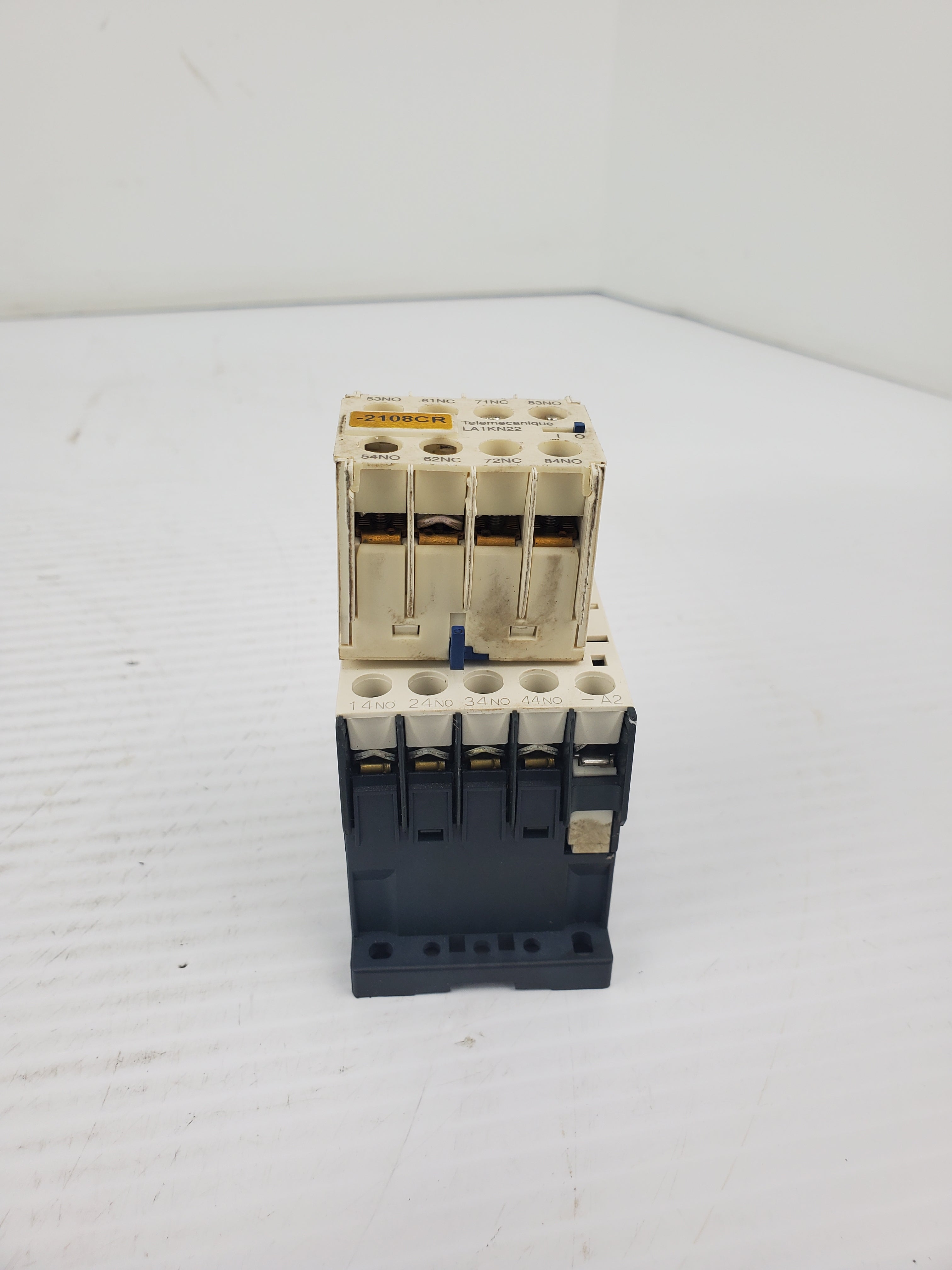 Telemecanique A013250 Contactor with LA1KN22 Auxiliary Contact