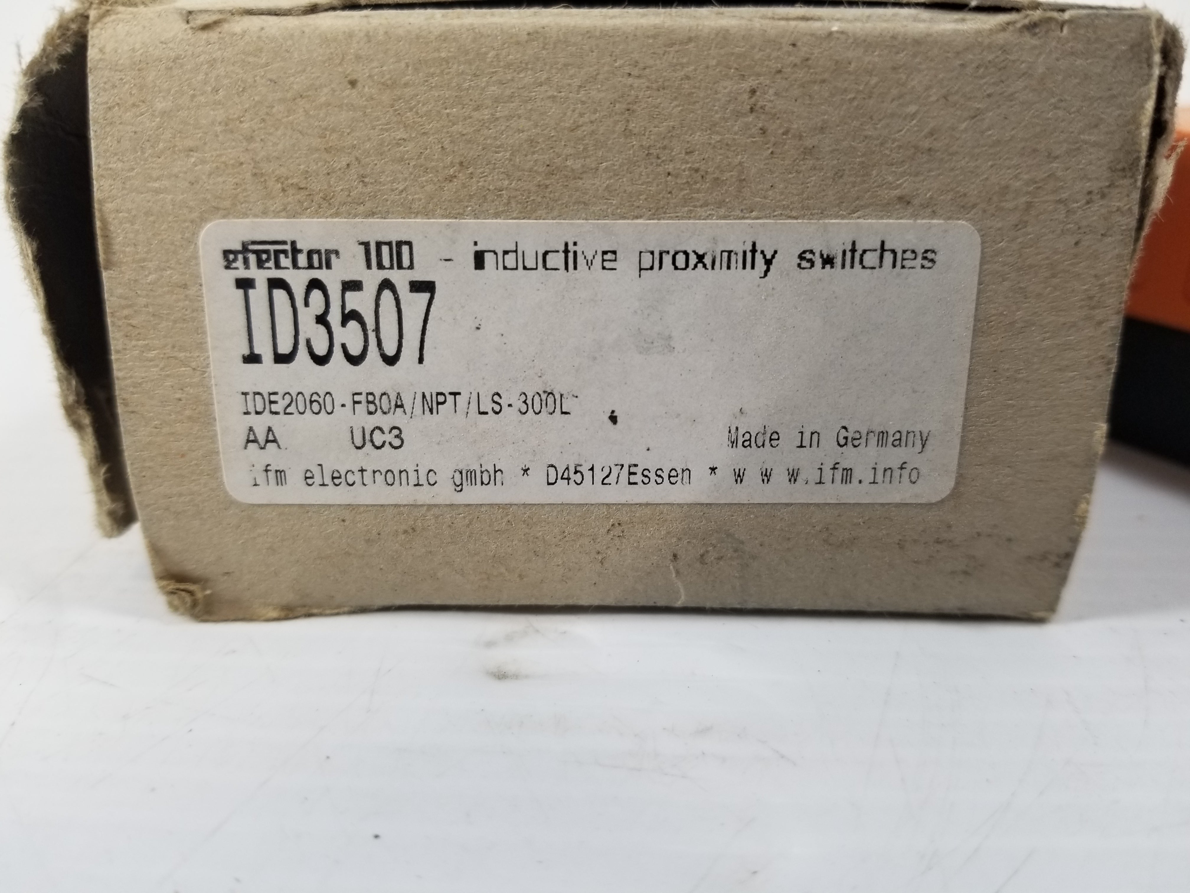 IFM Efector ID3507 Inductive Proximity Sensor