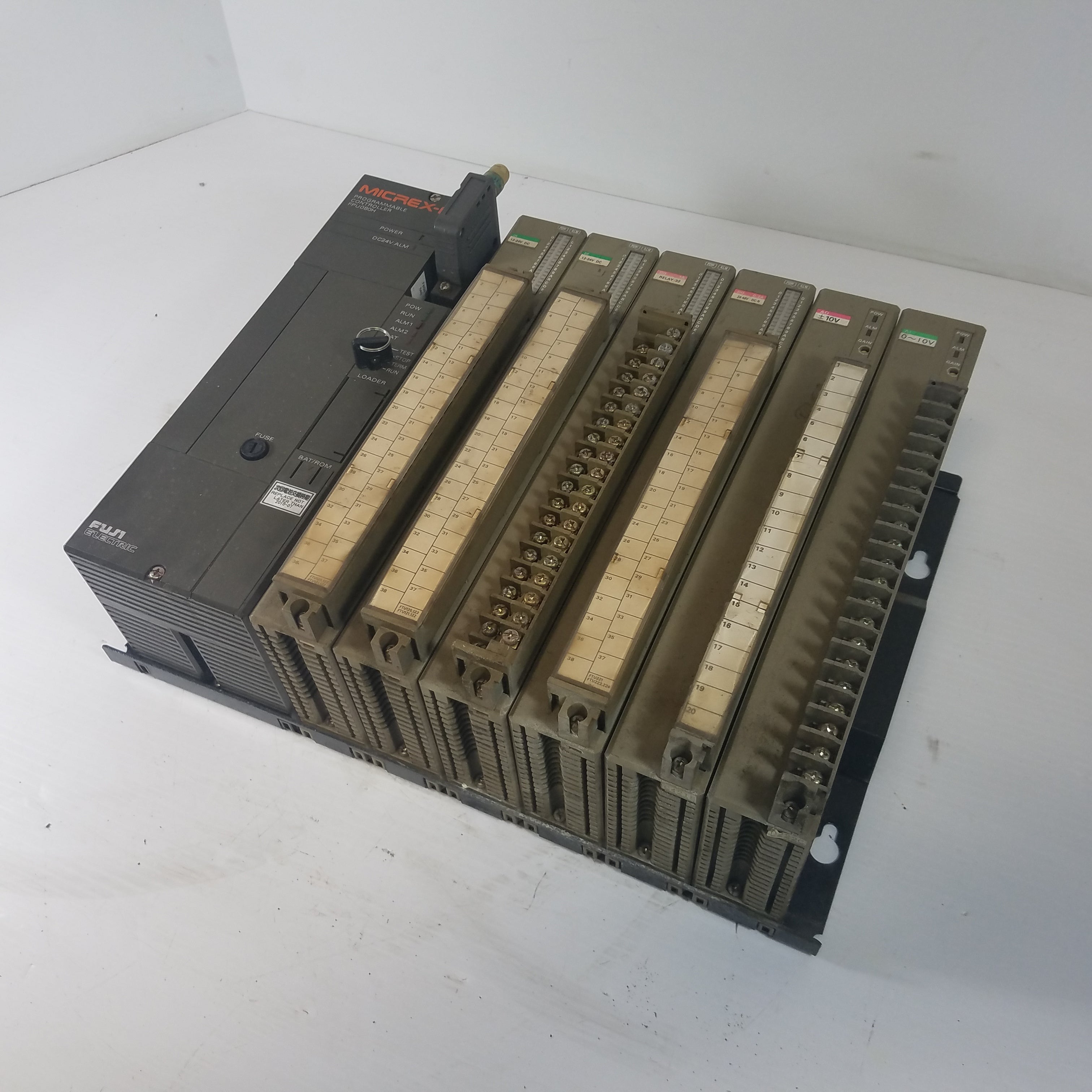 Fuji Electric Micrex-F FPU080S Programmable Logic Controller with Modules 6 Slot