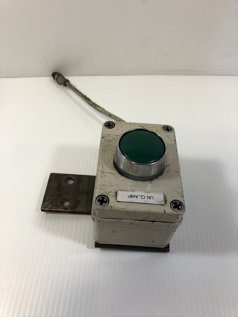 Woodhead Connectivity Brad Harrison 804006J11M005 Green Push Button Switch