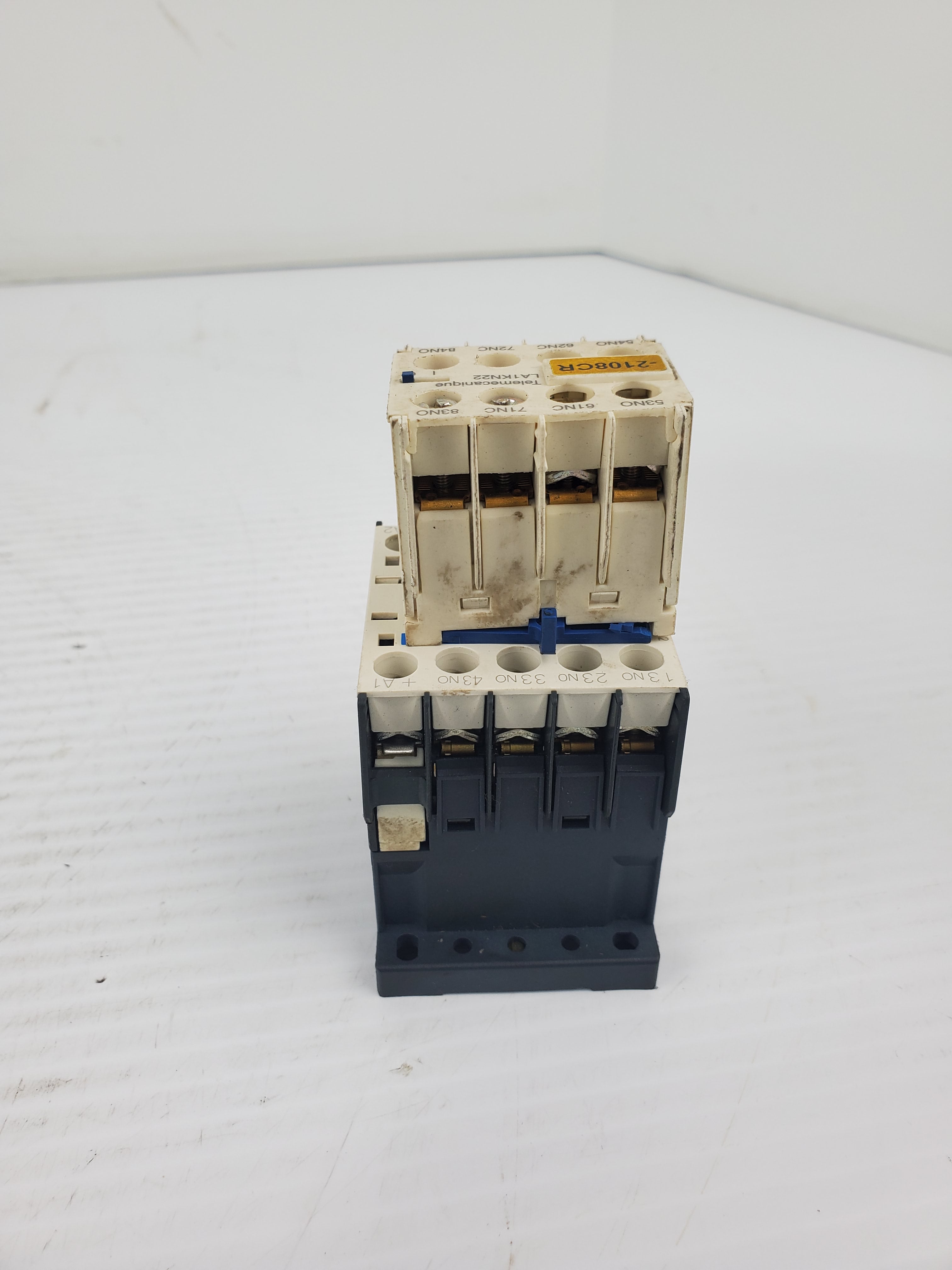 Telemecanique A013250 Contactor with LA1KN22 Auxiliary Contact