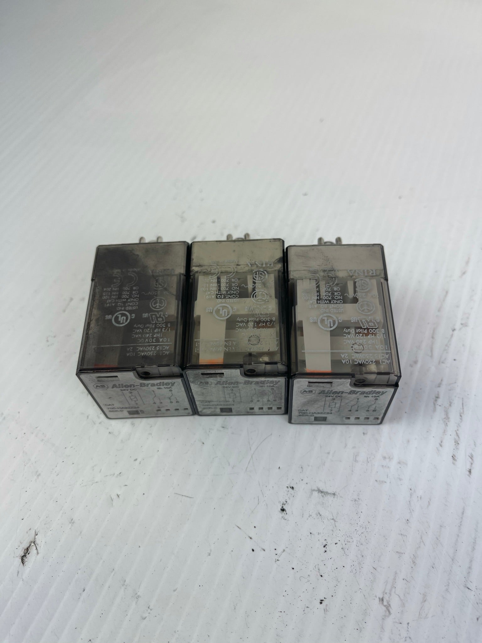 Allen-Bradley 700-HA32Z24 Relays 24V DC Series D - Lot of 3
