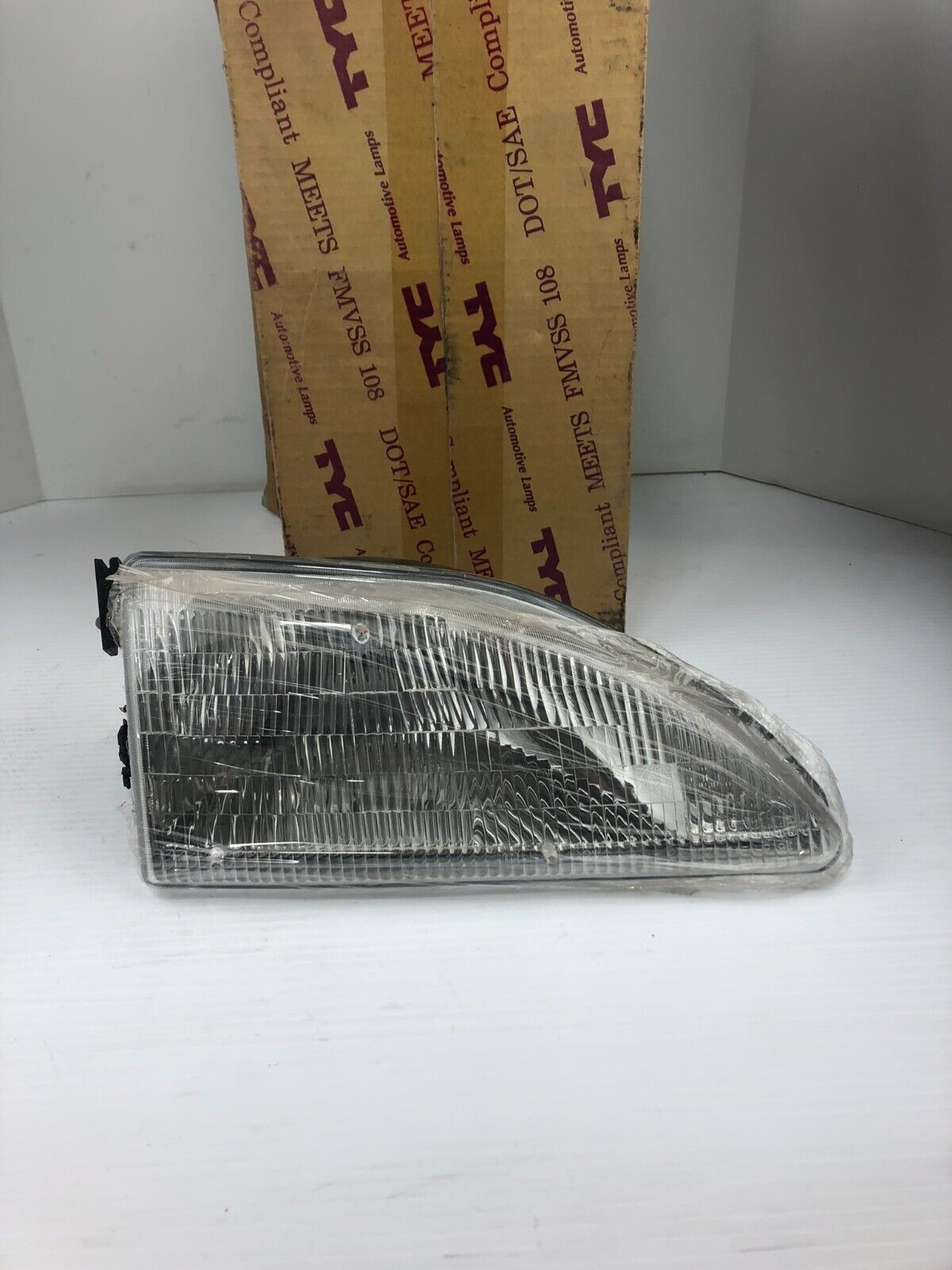TYC 20-3076-00 1994-1998 Ford Mustang Right Headlamp F02503130