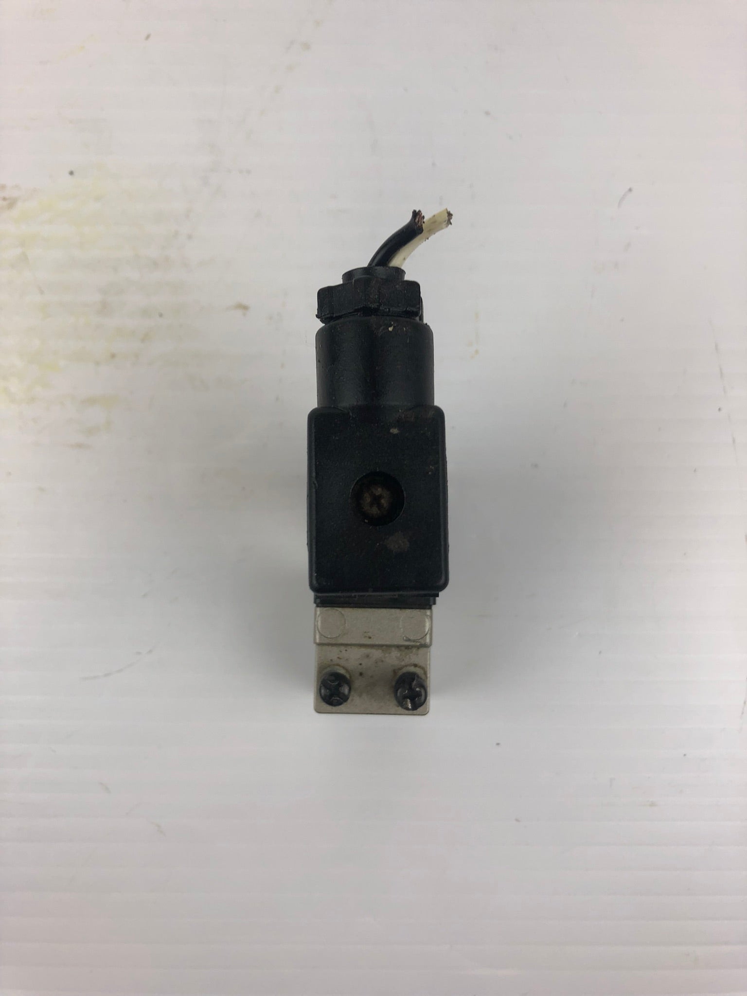 SMC VO307-1DZ Solenoid Valve AC100V 50/60Hz