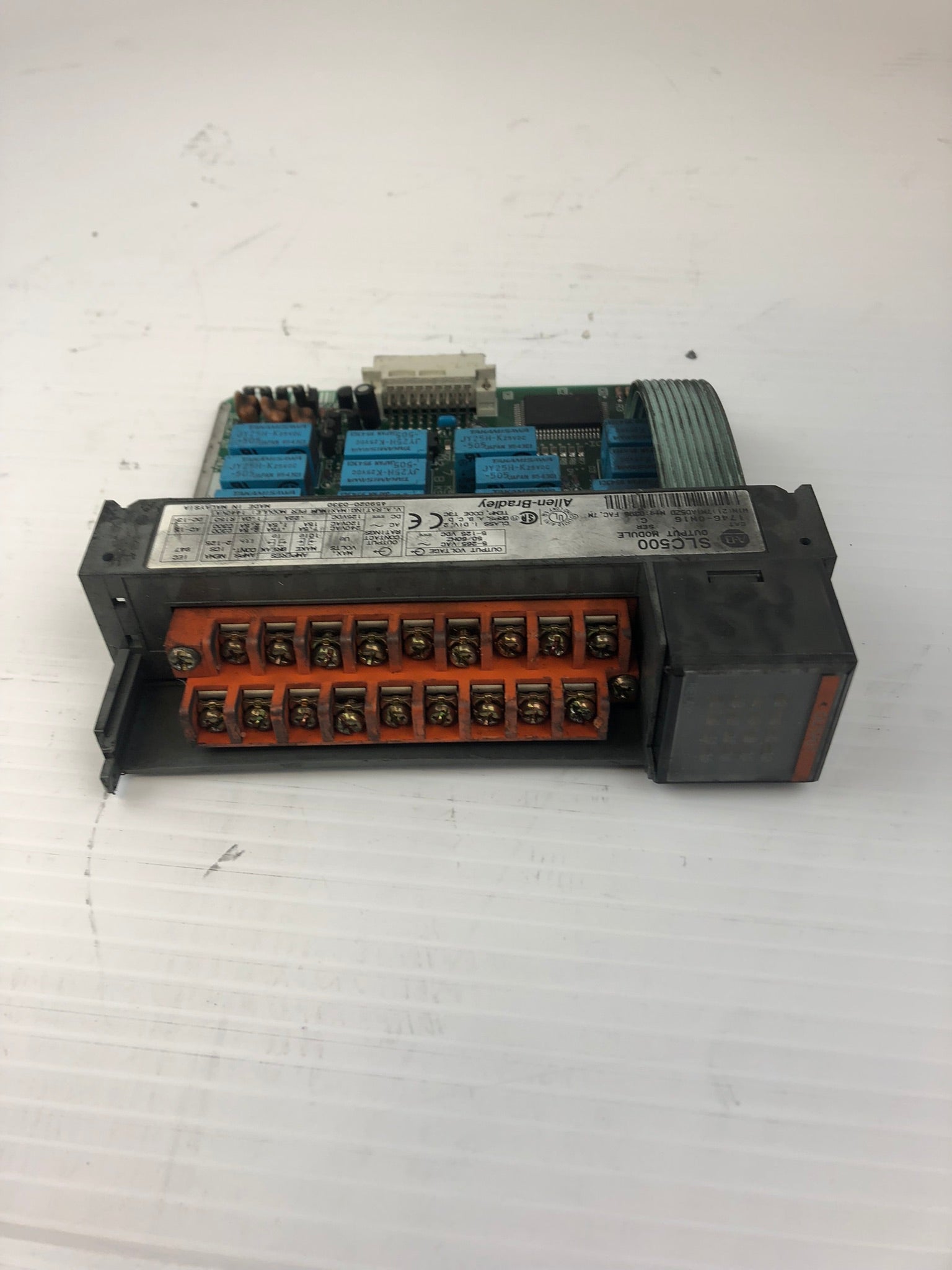 Allen-Bradley 1746-0W16 Output Module Series C SLC 500 1746-OW16