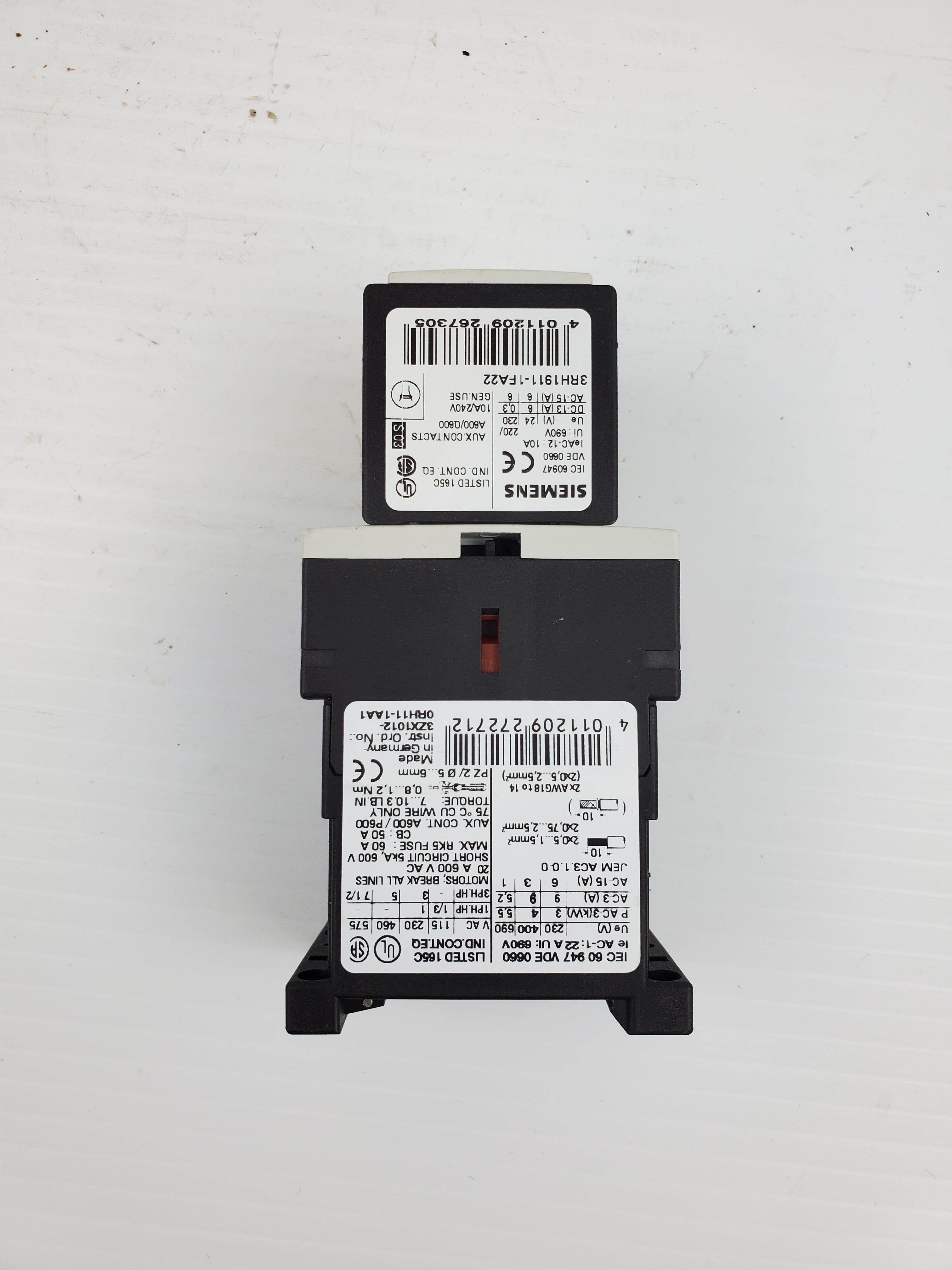 Siemens 3RT1016-1BB42 Contactor With 3RH1911-1FA22 Contact Block