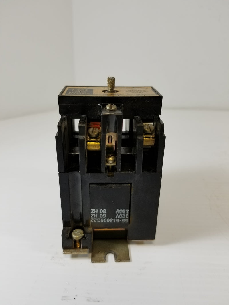 General Electric 600 V Industrial Relay CR120B 020 Series A NEMA A600/P300