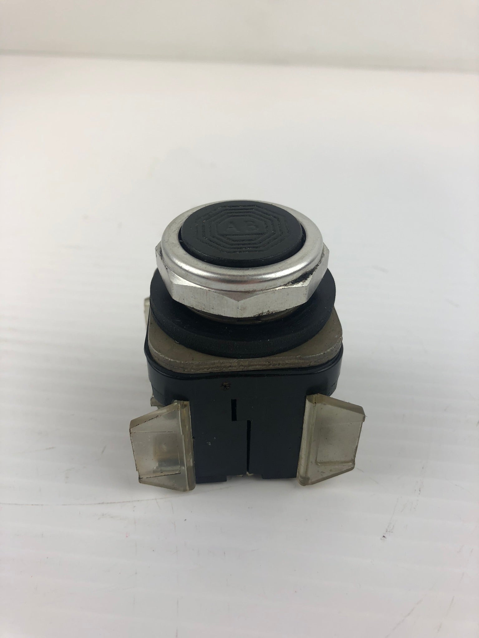 Allen-Bradley 800T-A1 Series N Black Push Button