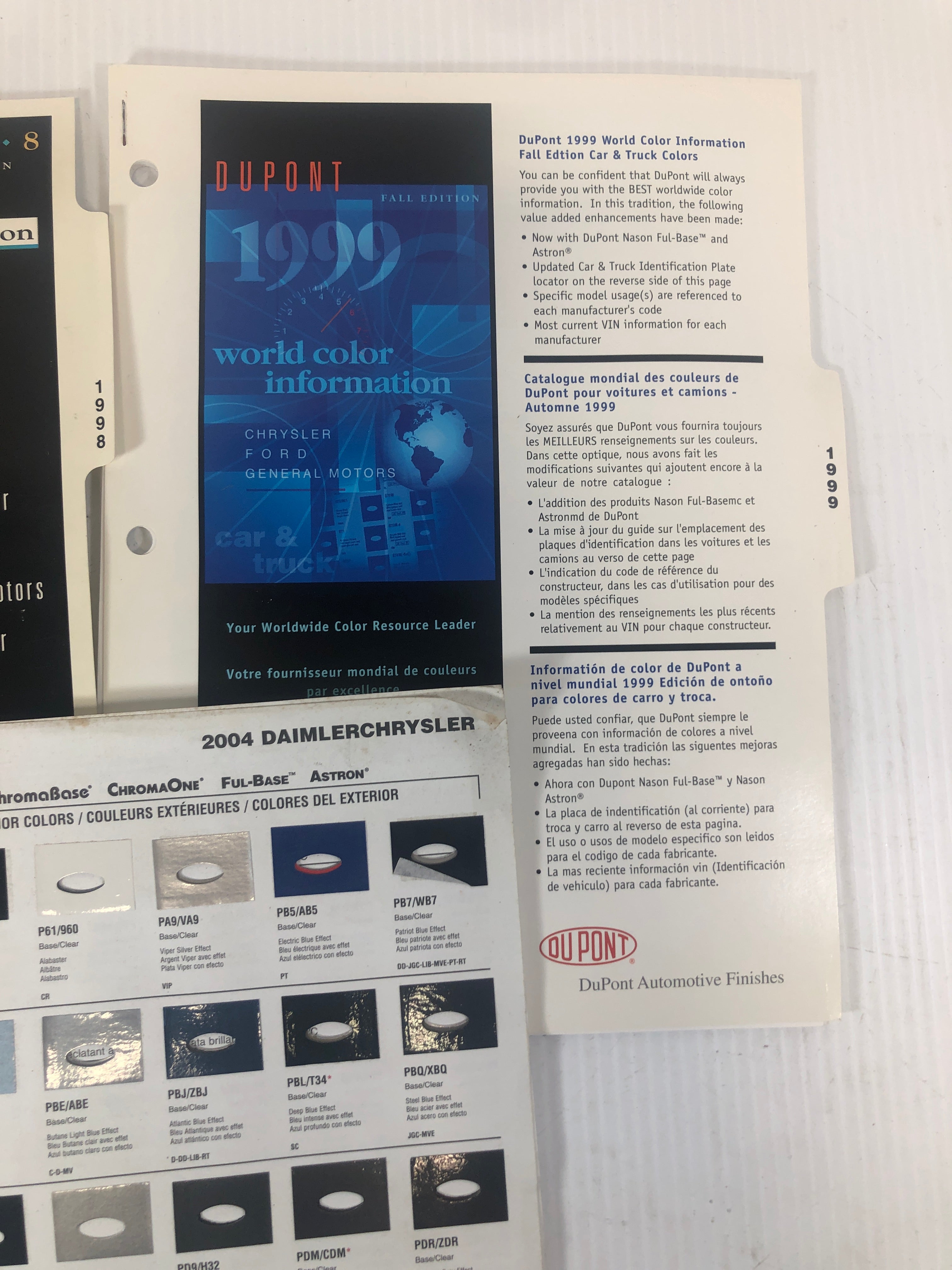 DuPont World Color Information Lot of 3 Booklets 1998 1999 2004
