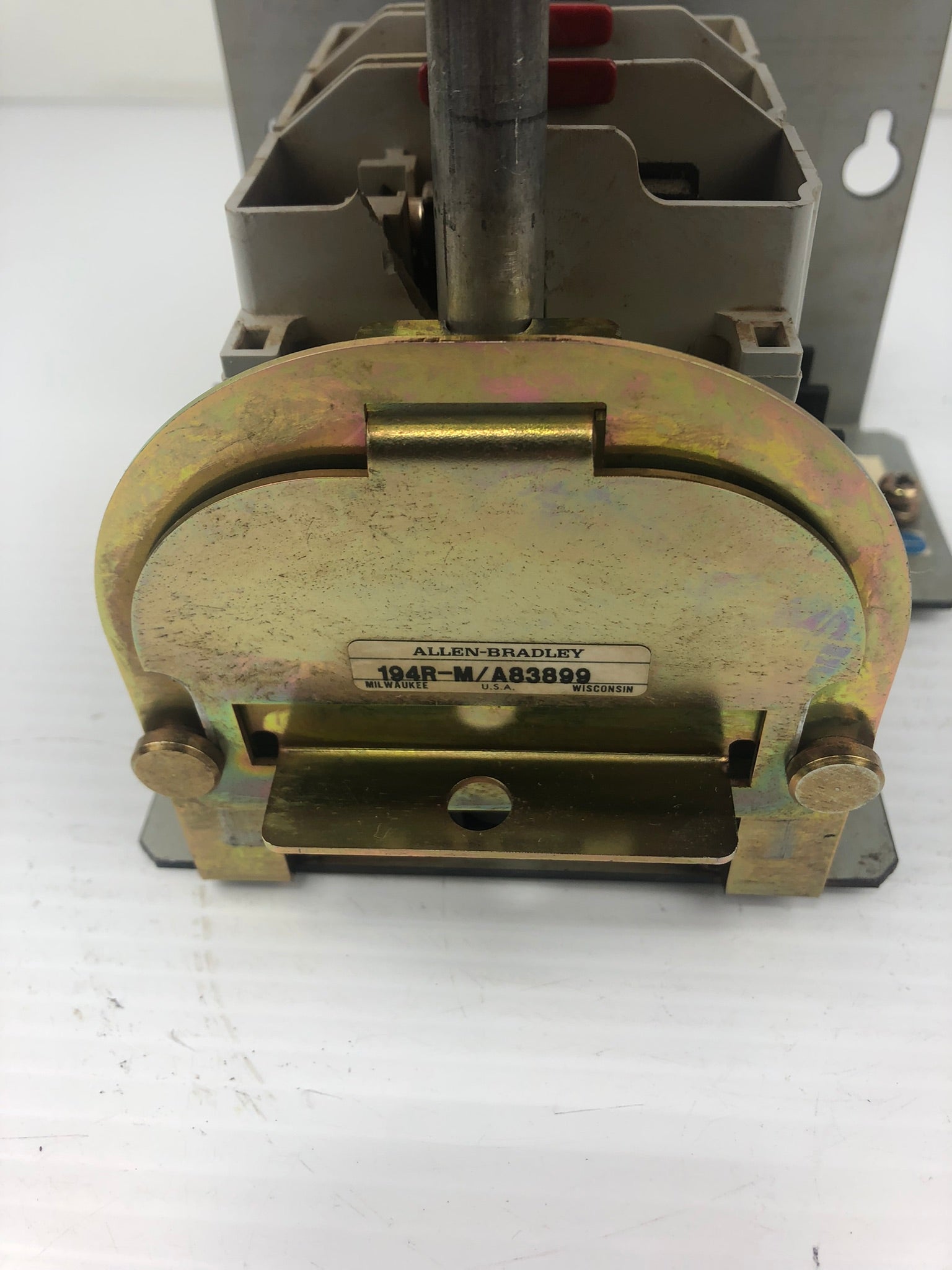 Allen-Bradley 194R-M/A83899 Fused Disconnect Switch Broken Handle Cracked Casing