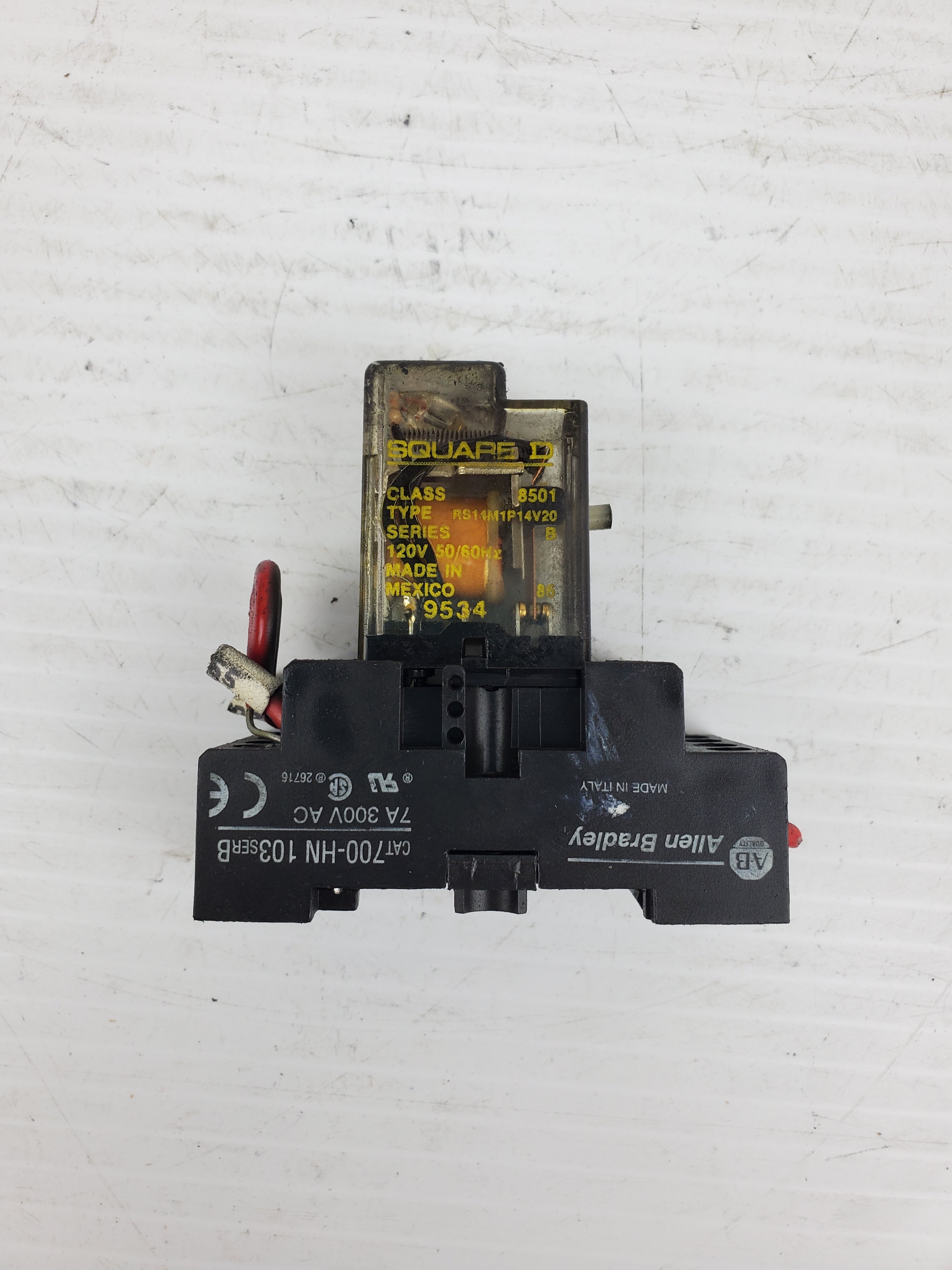 Square D RSD14M1P14V53 Relay with Base 700-HN 103 Series B