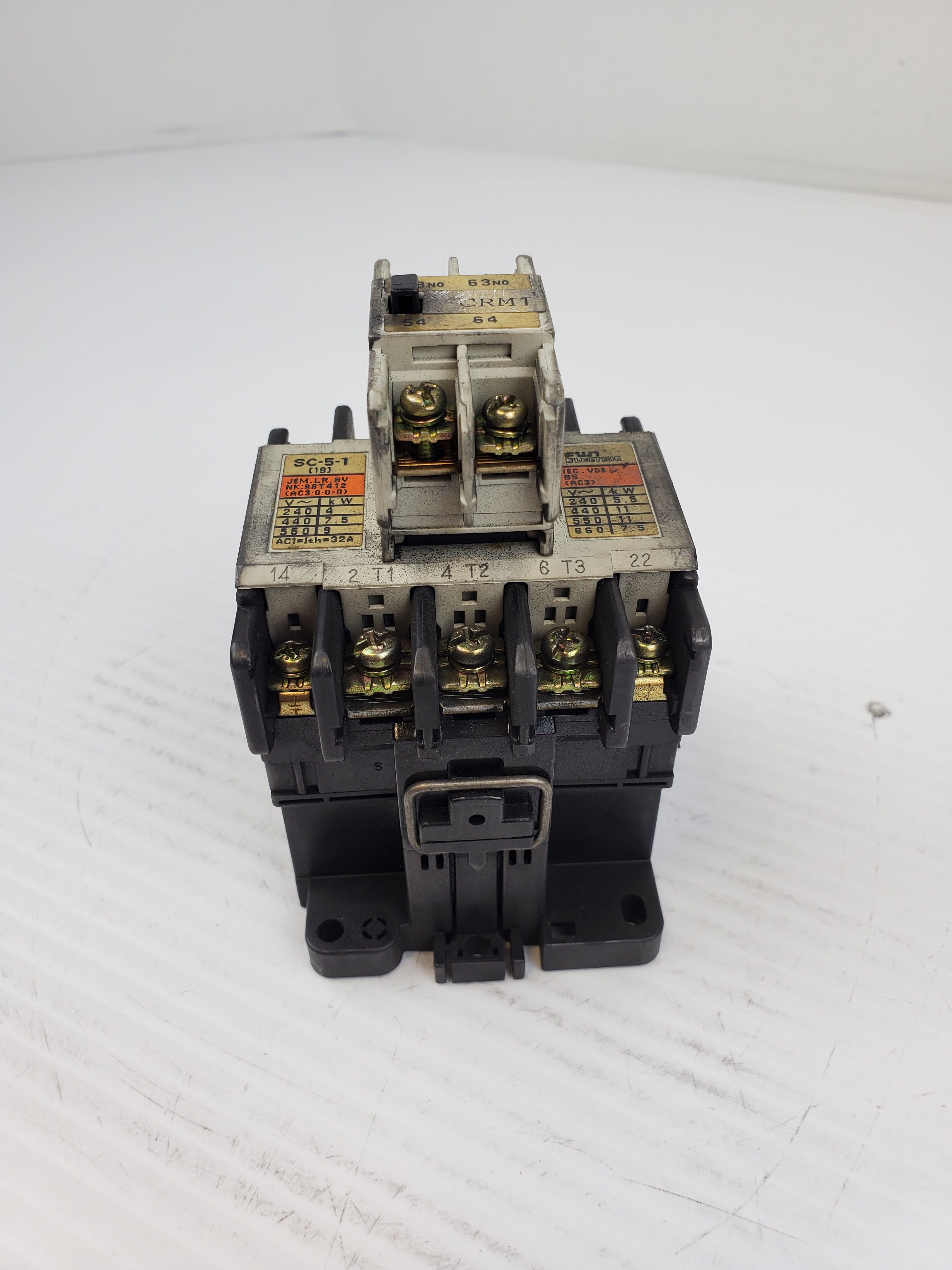 Fuji Electric SC-5-1 (19) Contactor 4NC0H0 With SZ-A20 Connected