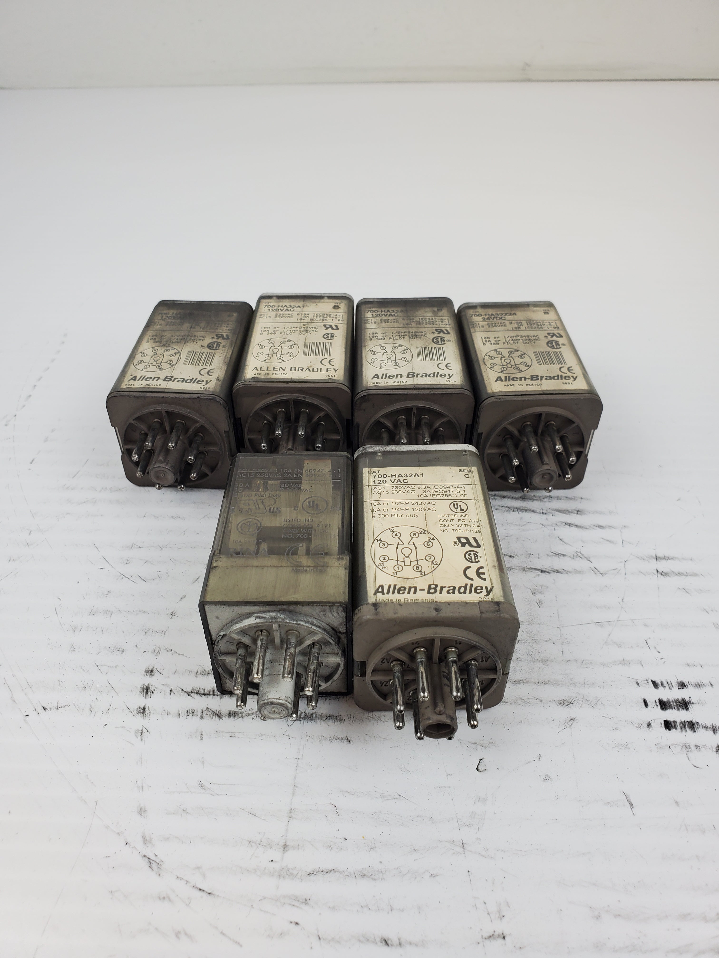 Allen-Bradley Relays 700-HA32A1 700-HA32Z24 (Lot of 6)