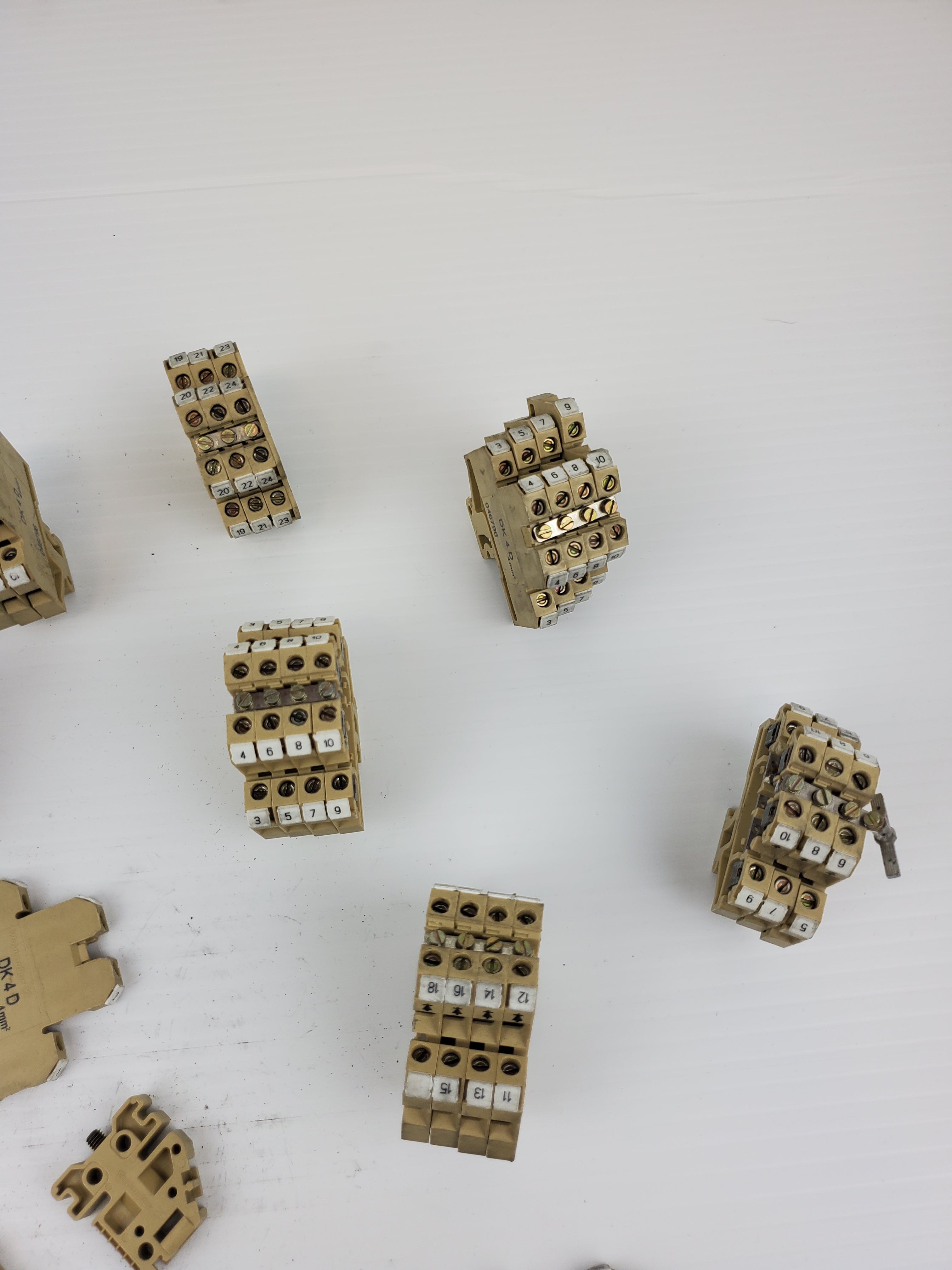 Weidmuller 046796 Terminal Blocks DK 4D 4mm (Lot of 36)