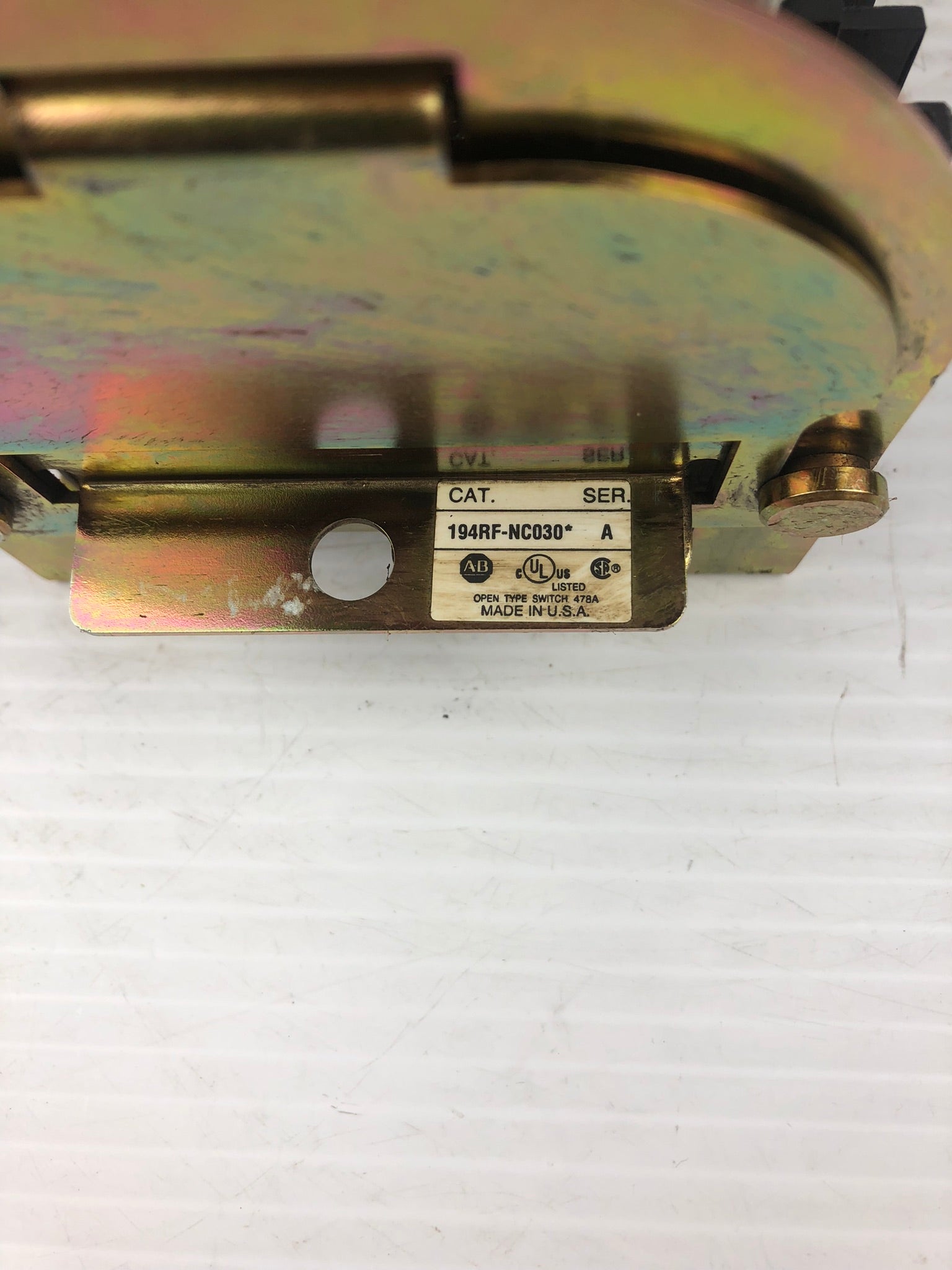 Allen-Bradley 194RF-NC030* Ser A Fused Disconnect Switch Mounted Broken Handle