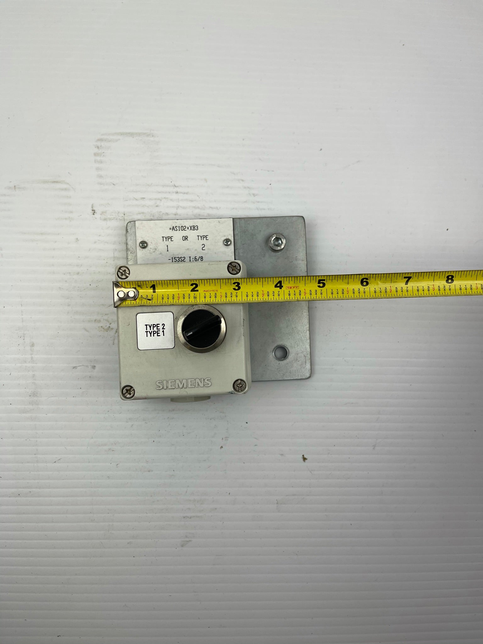 Siemens 2 Position Knob on Plastic Enclosure Box PG 16