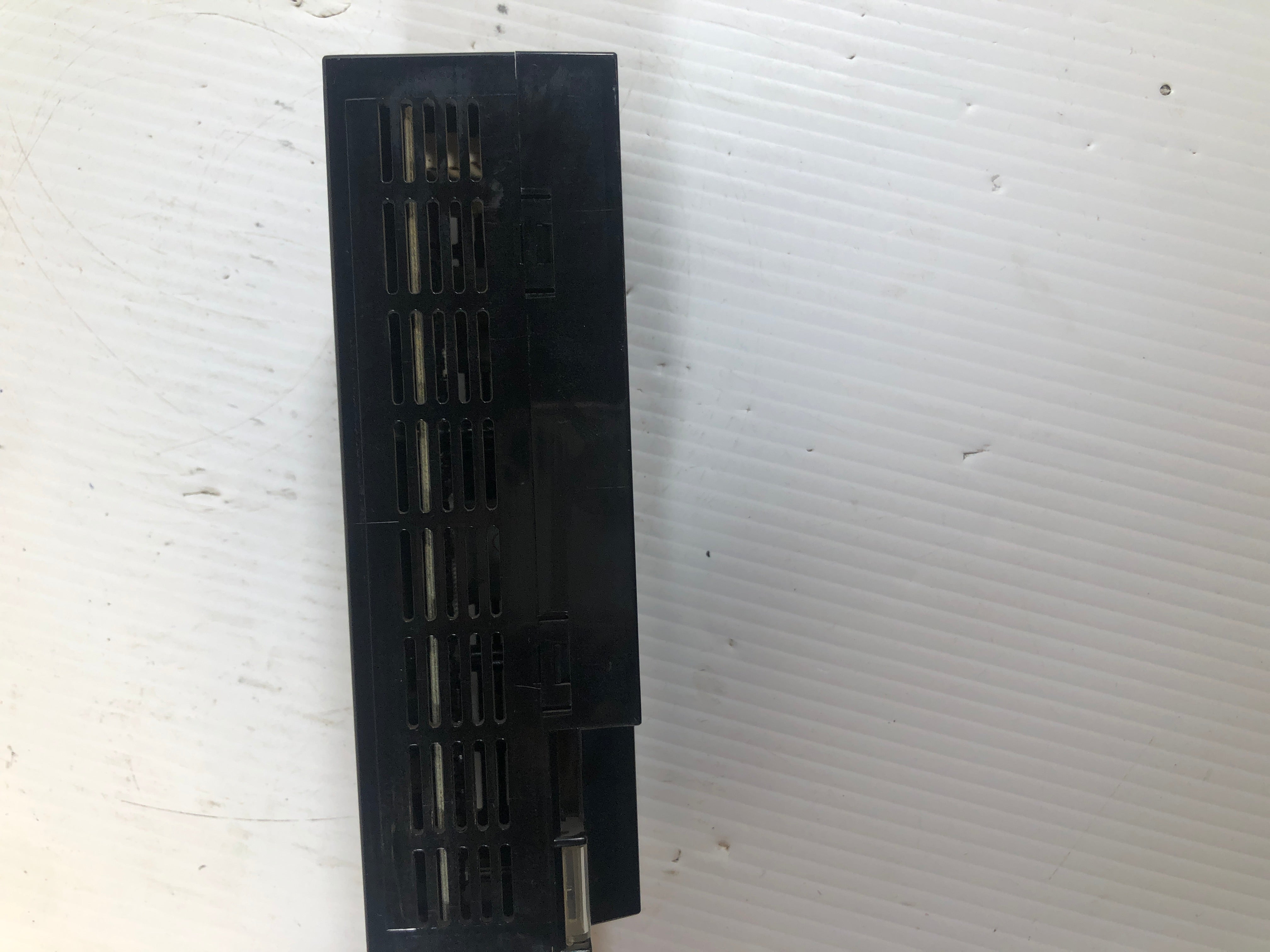 Omron Safety I / O Terminal 24 VDC DST1-MD16SL-1