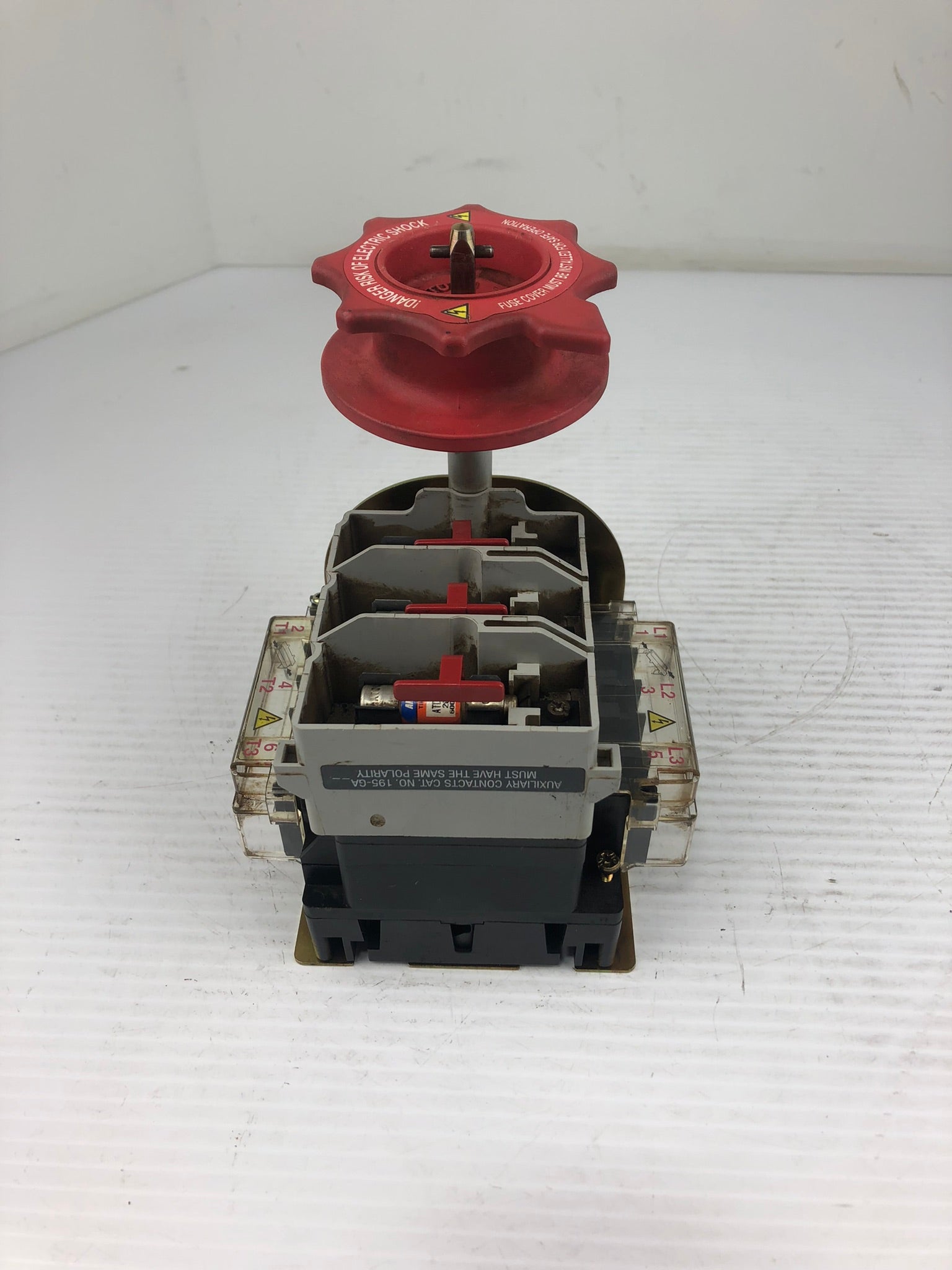 Allen-Bradley 194RF-NC030* Ser A Fused Disconnect Switch Mounted No Top Cover