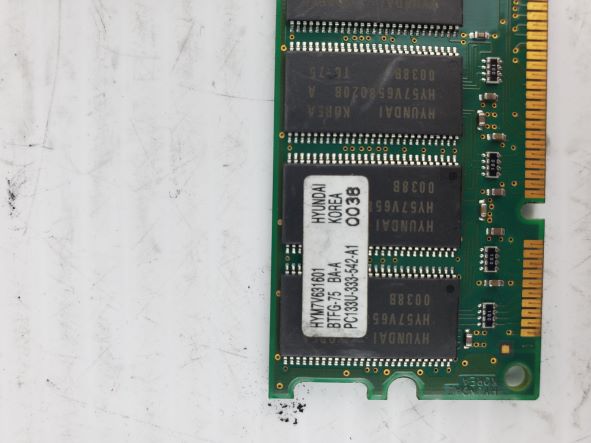HYUNDAI HYM7V631601 Ram Memory Drive 128MB SYNC 133MHz CL3