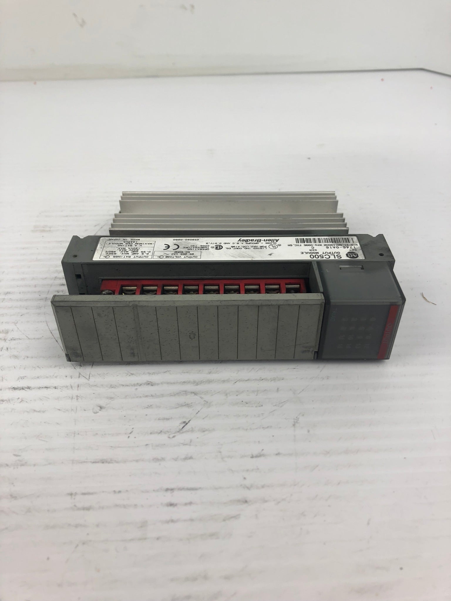 Allen-Bradley 1746-0A16 Output Module Series C SLC 500 - With Door