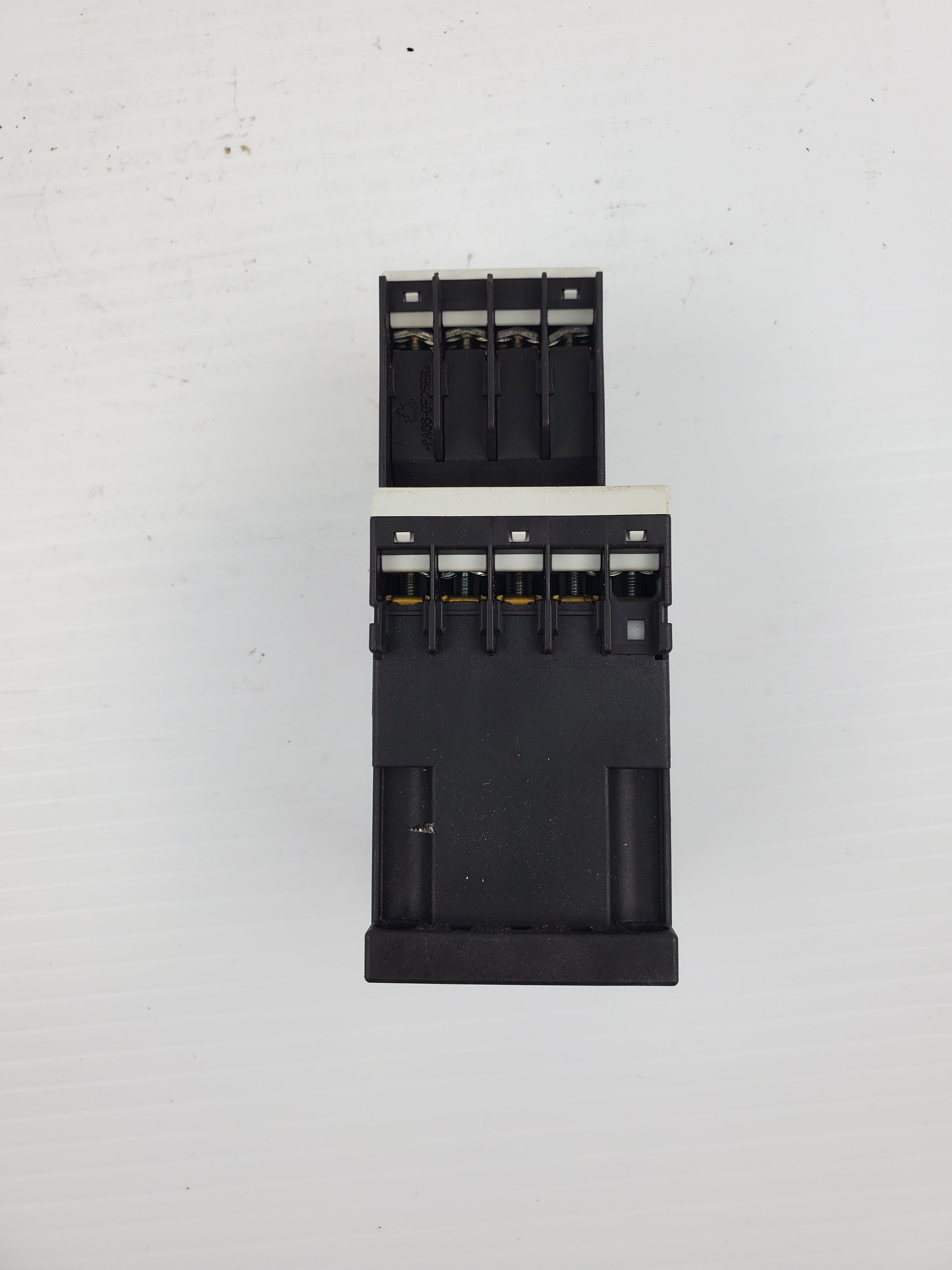 Siemens 3RT1016-1BB42 Contactor With 3RH1911-1FA22 Contact Block