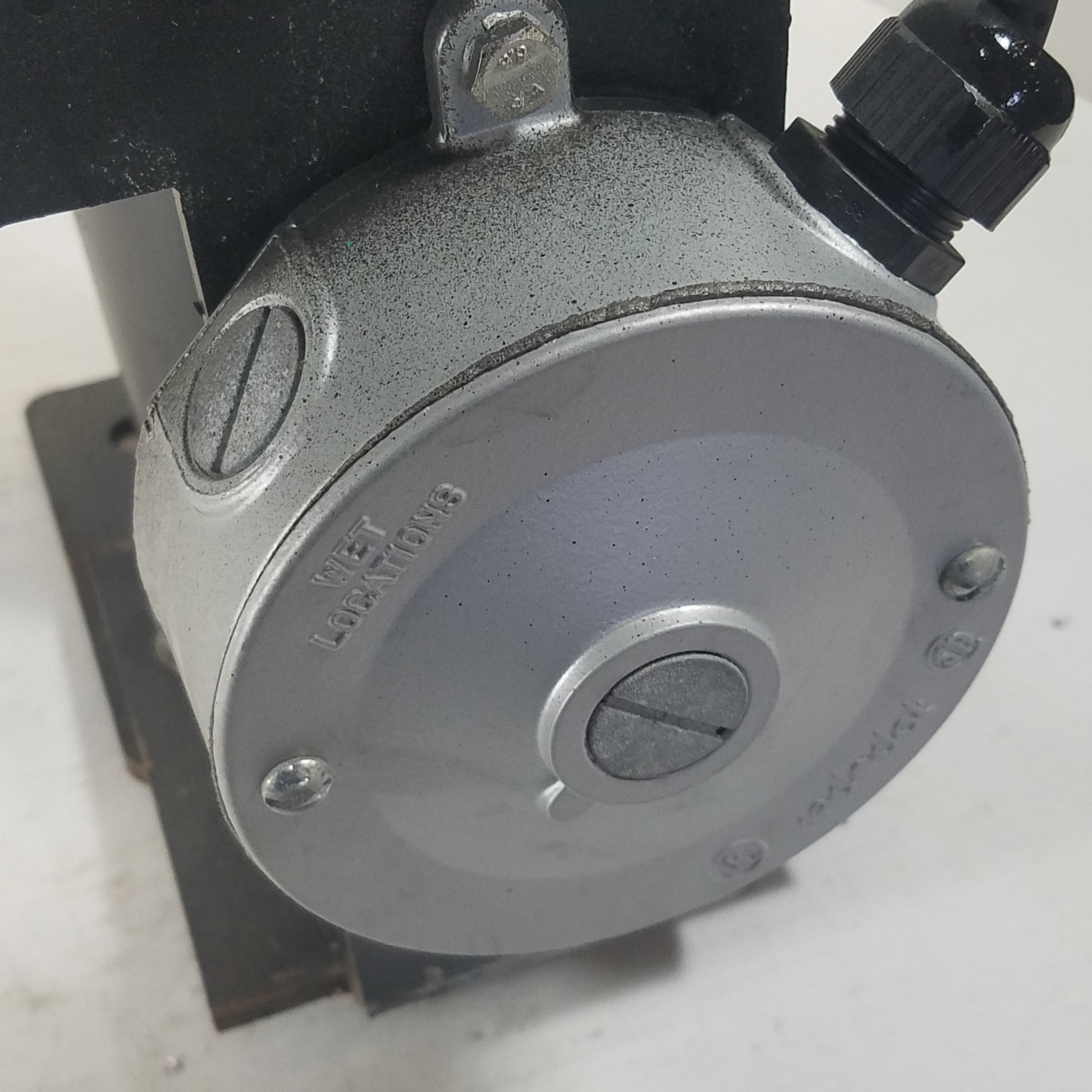 Oleo ISIS-1-26-950 Elevator Buffer Limit Switch Junction Box Assembly