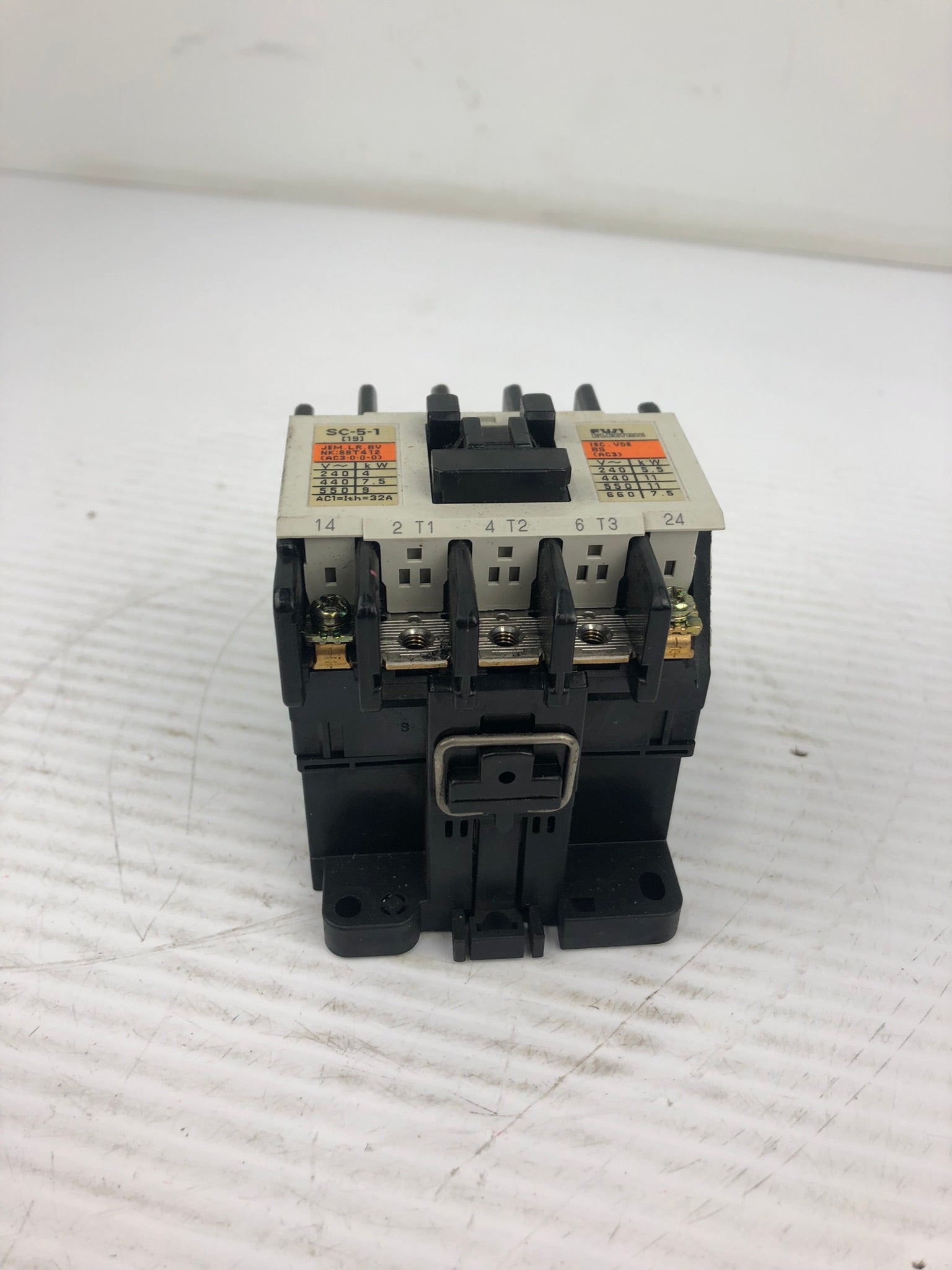 Fuji Electric SC-5-1 (19) Contactor Relay
