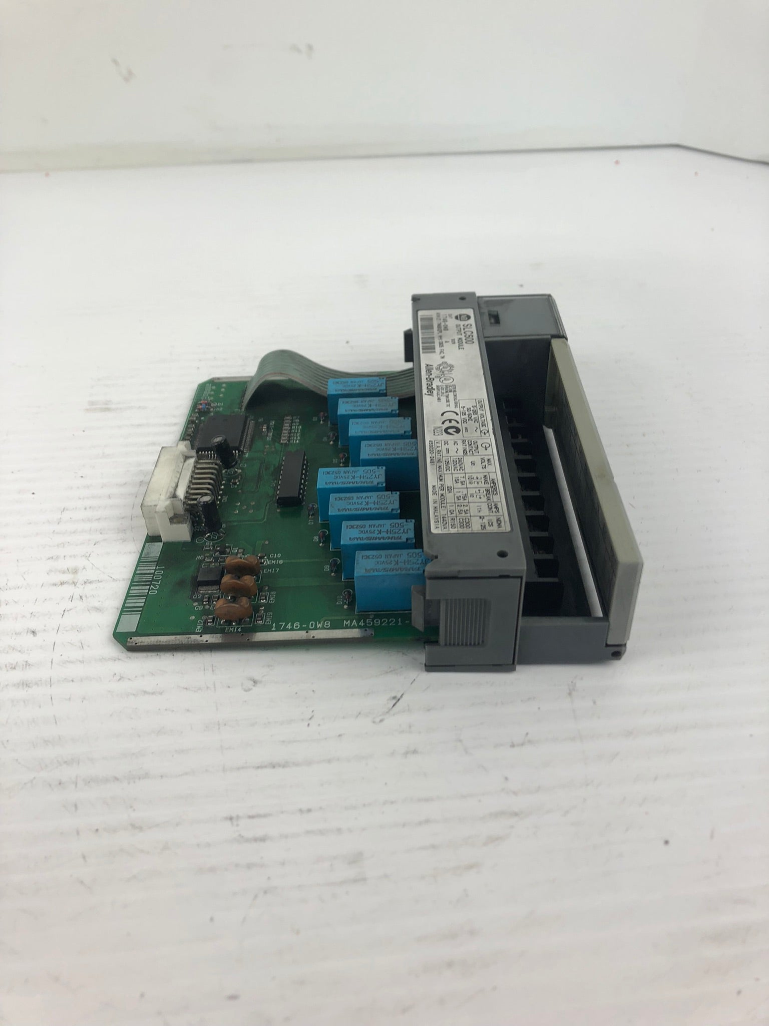 Allen-Bradley 1746-0W8 Output Module Series A SLC 500 - With Door