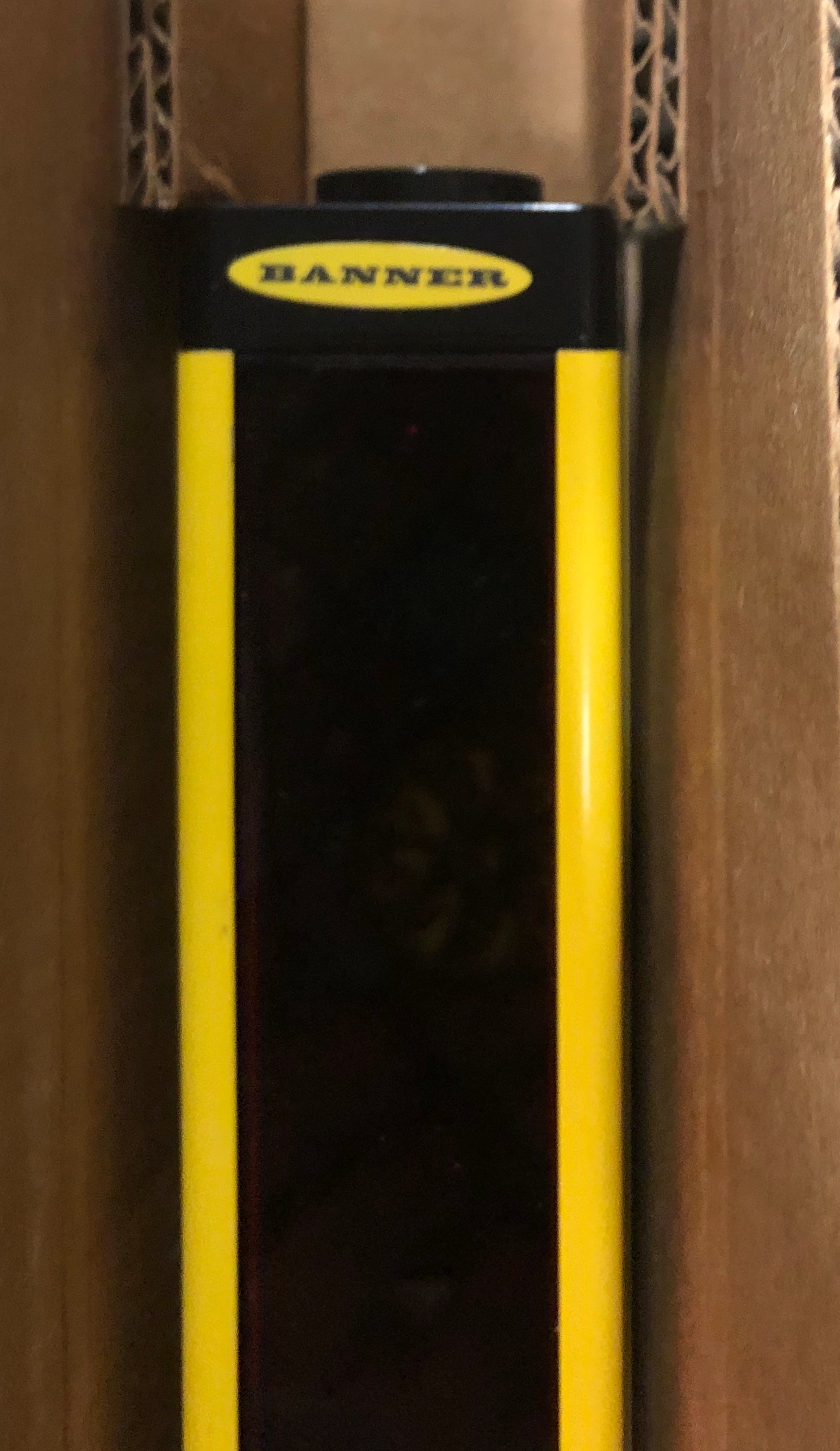 Banner SLSE30-900Q8 EZ Screen Emitter Light Curtain SLSE30900Q8SV