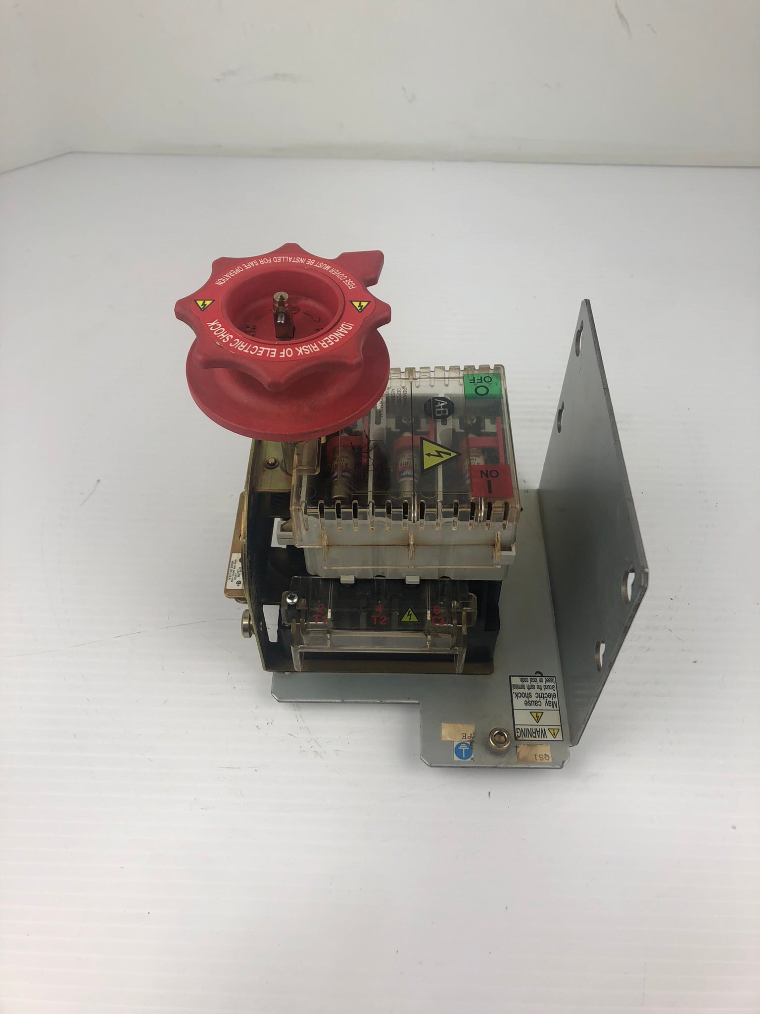 Allen-Bradley 194RF-NC030* Ser A Fused Disconnect Switch Mounted with All Covers
