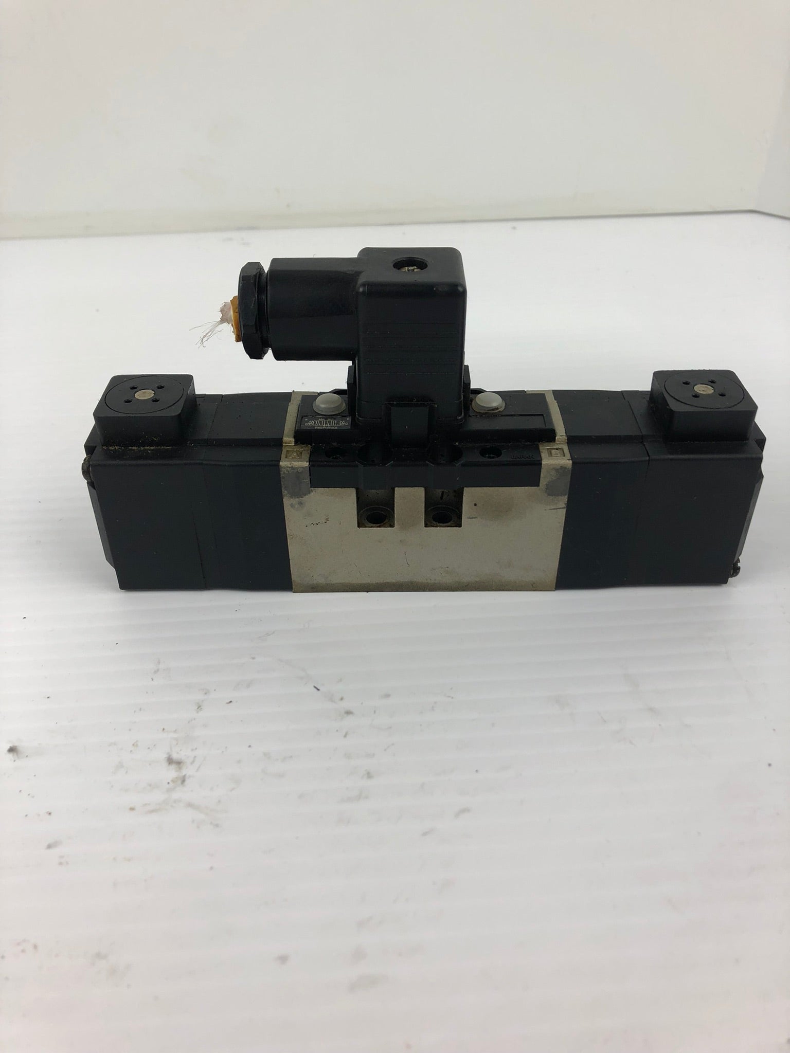 SMC VS7-6-FJG-D-9N Solenoid Valve - with UKL JALCO Connector
