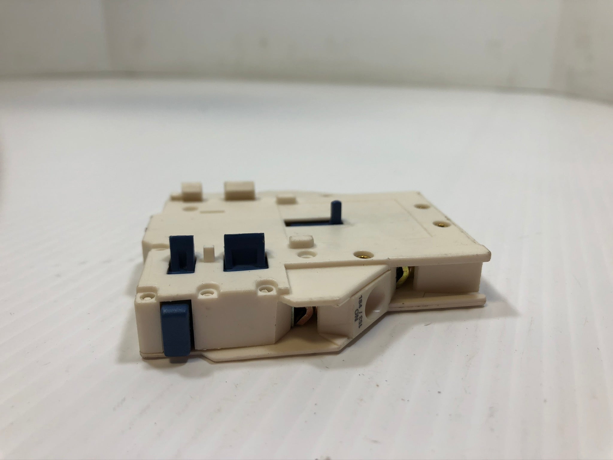 Telemecanique LA8DN11 Lateral Contact Block