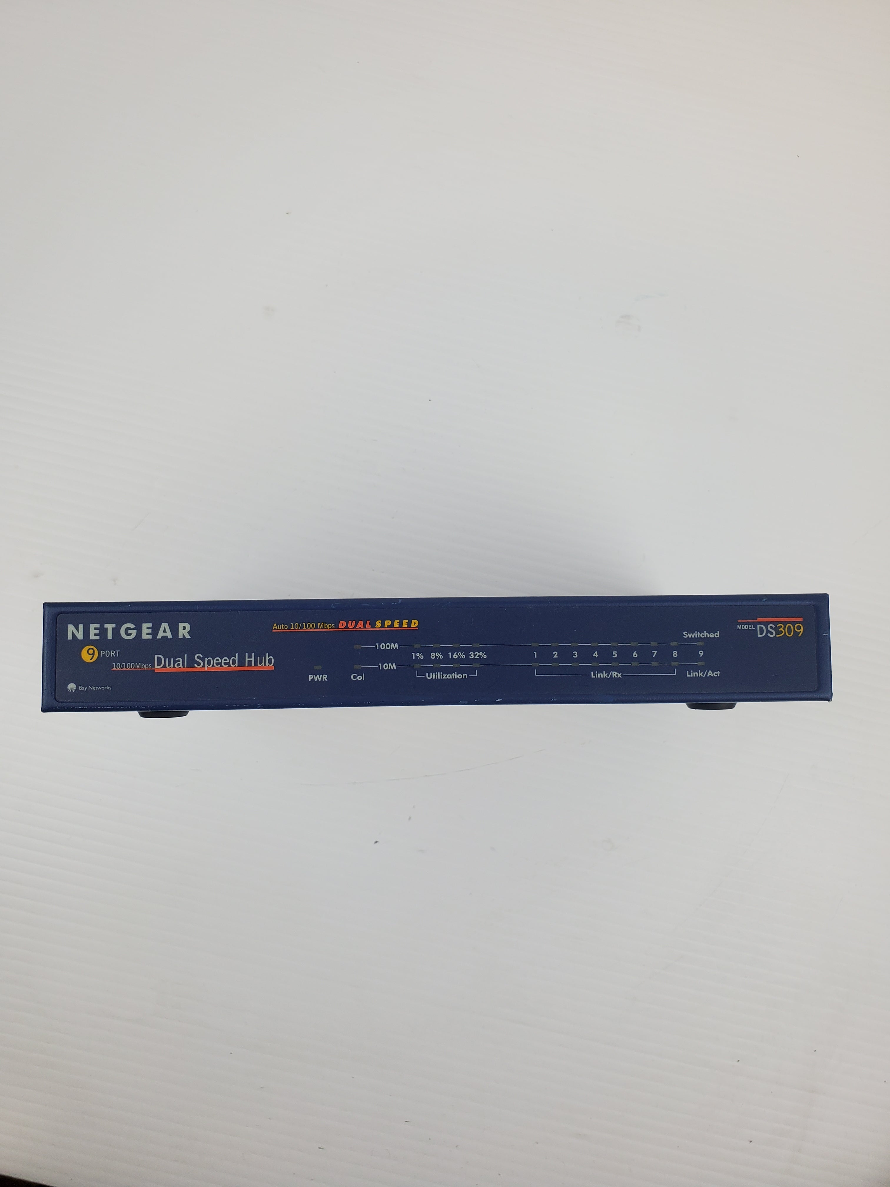 NETGEAR DS309 Ethernet Hub 8 Inputs - Input 100-240VAC - 50-60Hz - 0.35A Max
