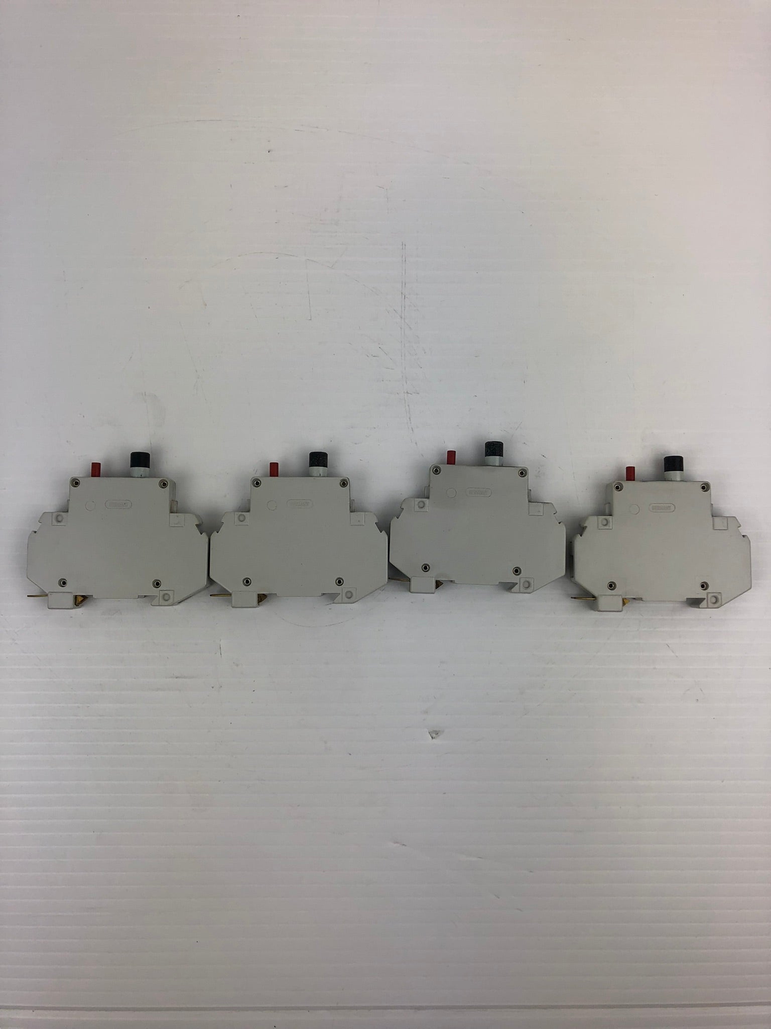 Weidmuller 910180 Circuit Breaker 4838 250VAC 65VDC - Lot of 4
