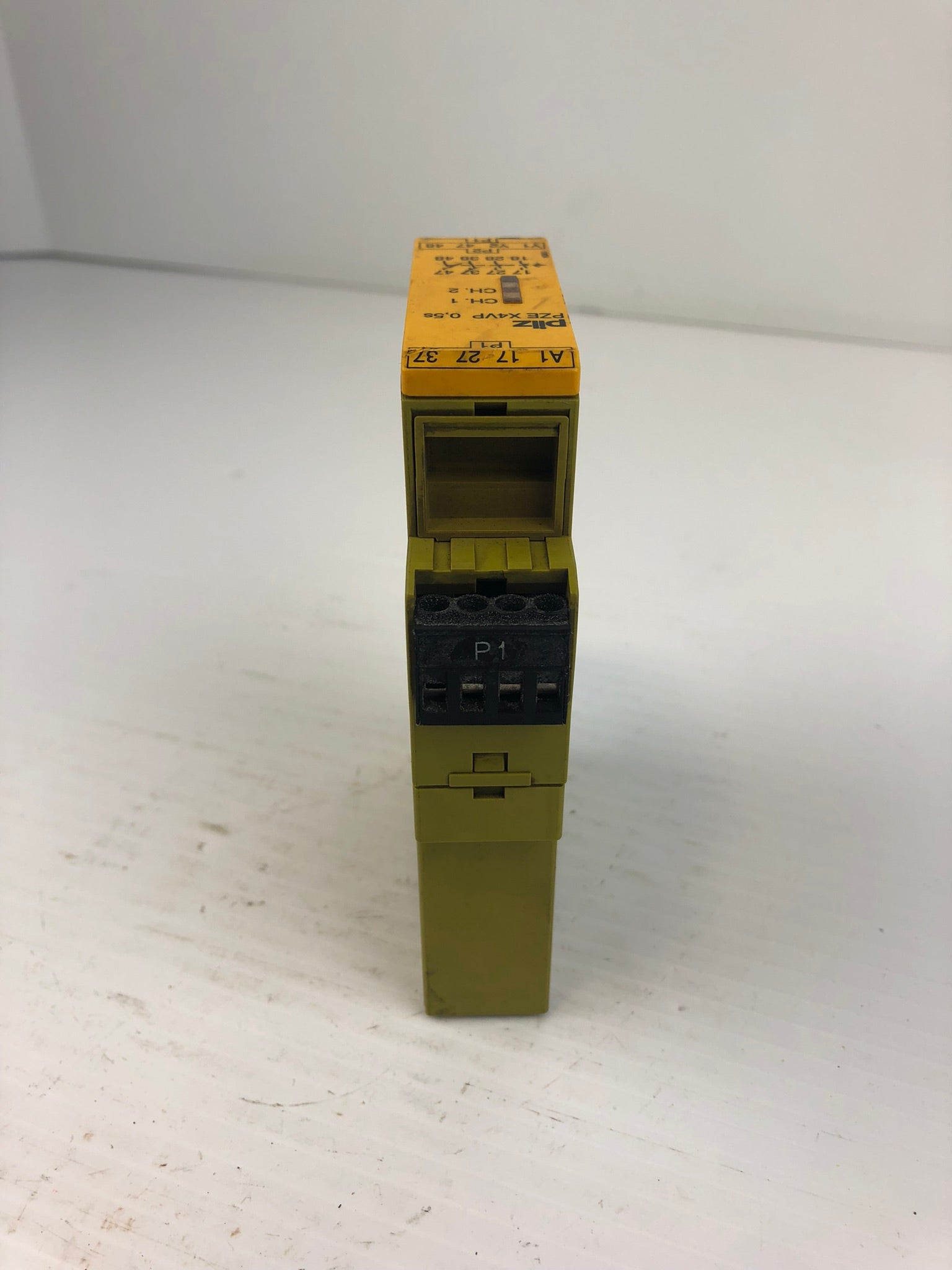 Pilz PZE X4P Safety Relay 0,5 24VDC 4n/o fix